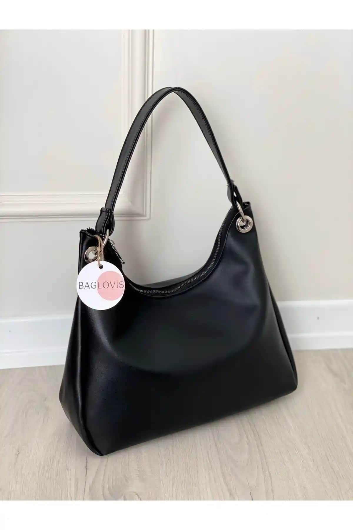 İki Popüler Çanta Markasının Özellikleri ve Karşılaştırması