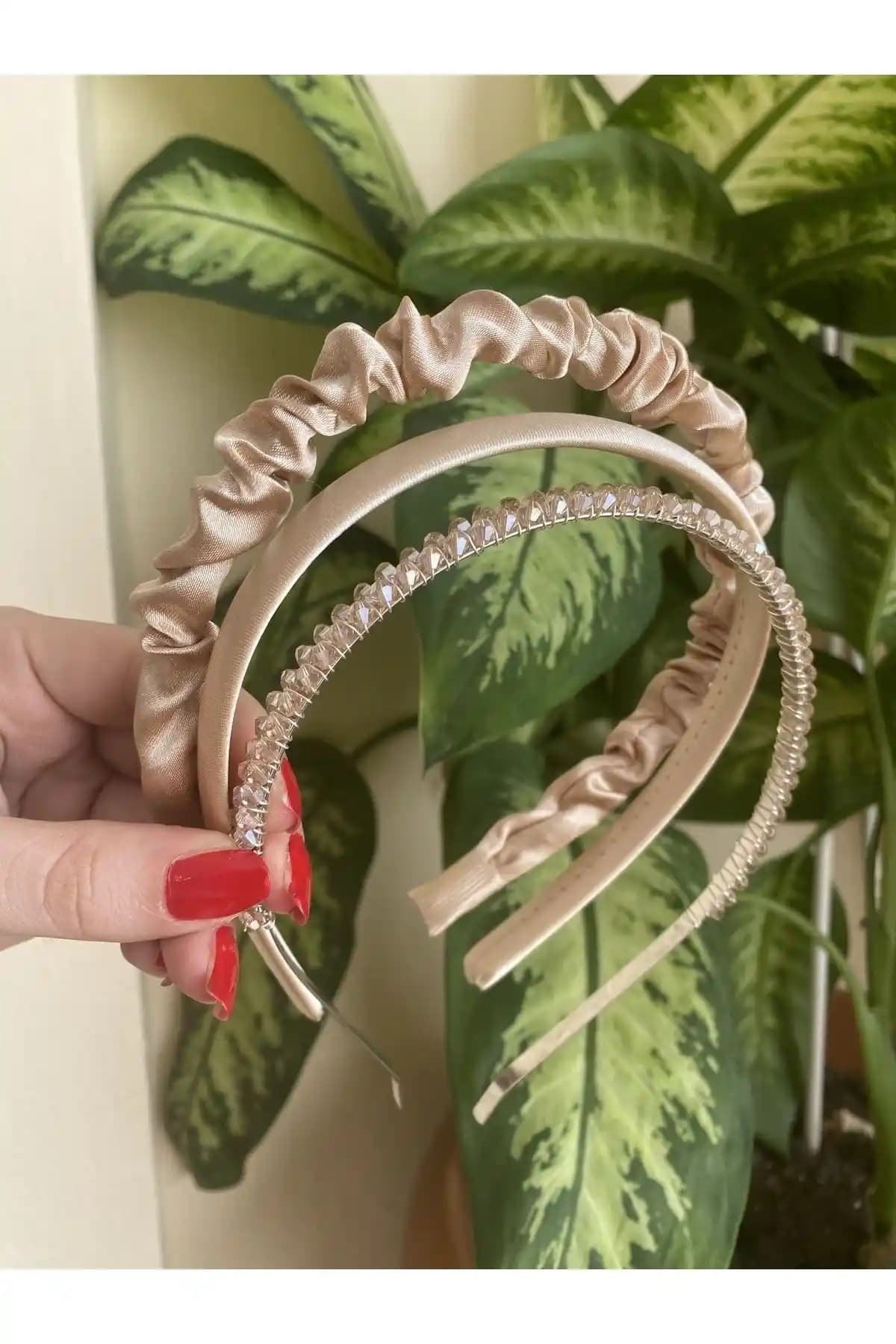 İki Şık Taç Seti Karşılaştırması: Saten Kristal ve İnci Taç Modelleri