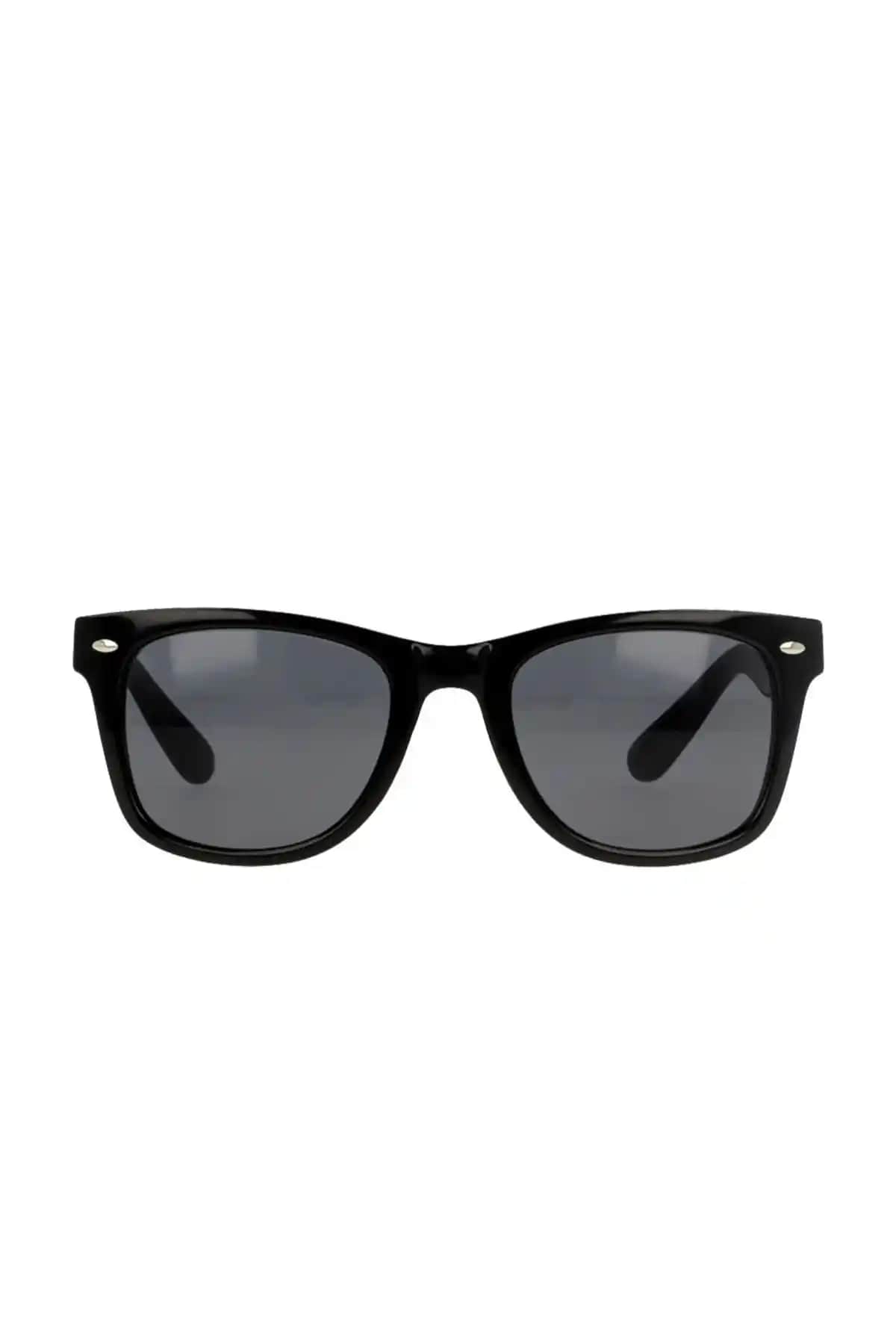 İnesta ve Monvago Güneş Gözlükleri Karşılaştırması: Tasarım, Özellikler ve Kullanıcı Yorumları