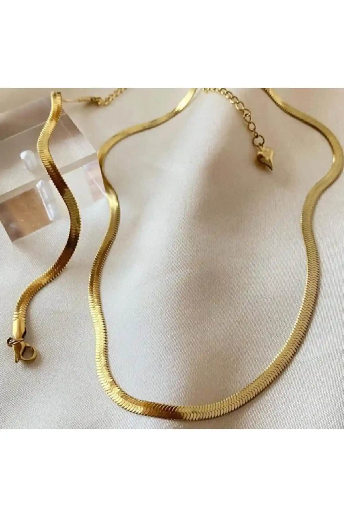 İtalyan Çelik Kolye ve Bileklik Seti: Şıklık ve Dayanıklılık Sunan Modern Tasarım