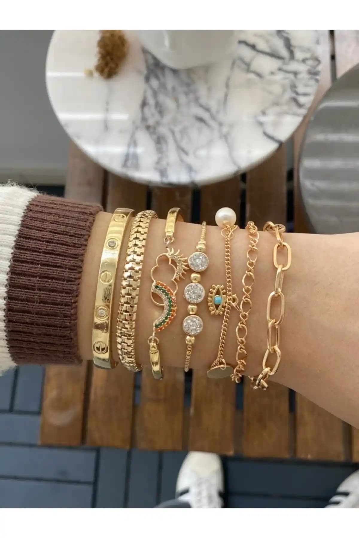 Jack Ferrero Kadın Altın Kaplama Faturalı 5'li Bileklik Seti Şıklık ve Dayanıklılık