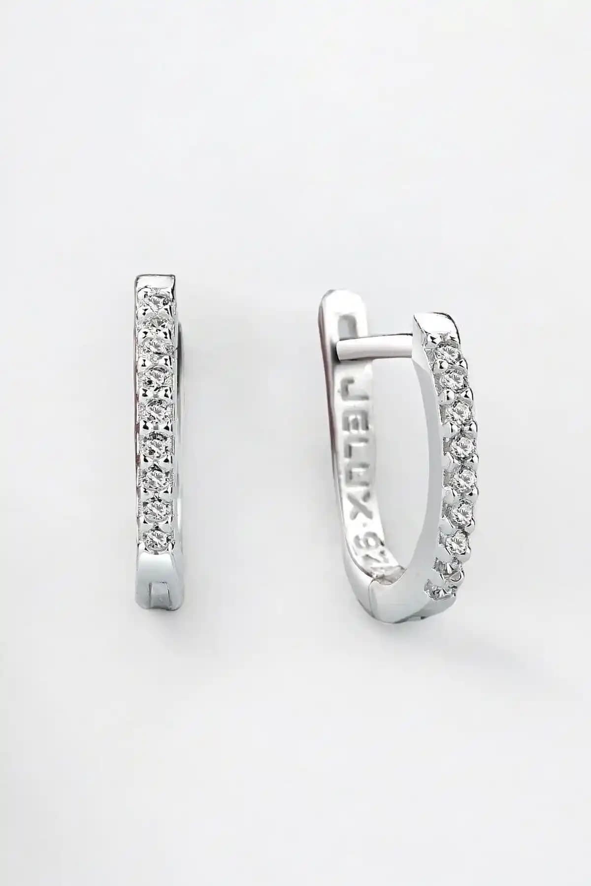 Jelux Silver Gümüş 925 Ayar Zirkon Taşlı Küpe: Şıklık ve Kalitenin Buluşması