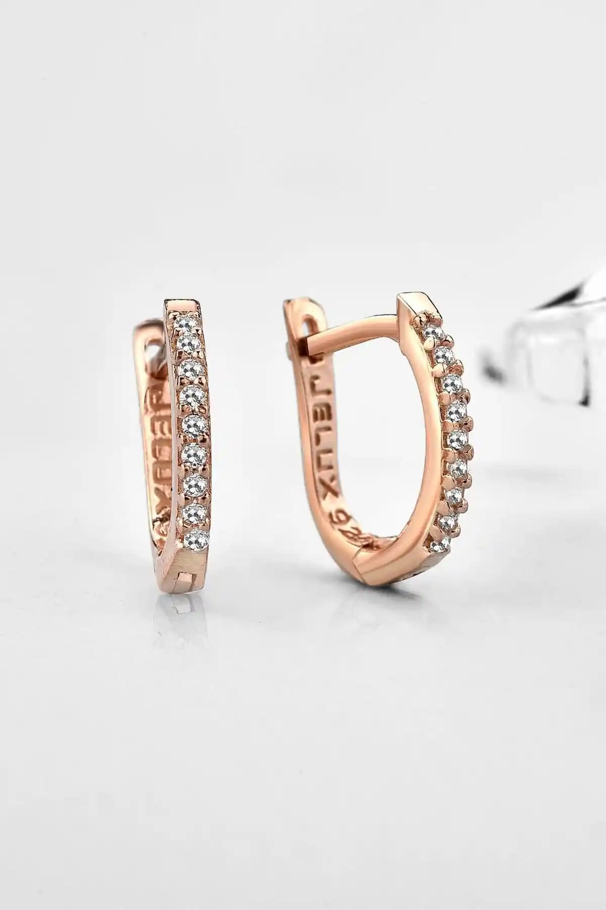 Jelux Silver Küpe Modelleri Karşılaştırması ve Tasarım İncelemesi