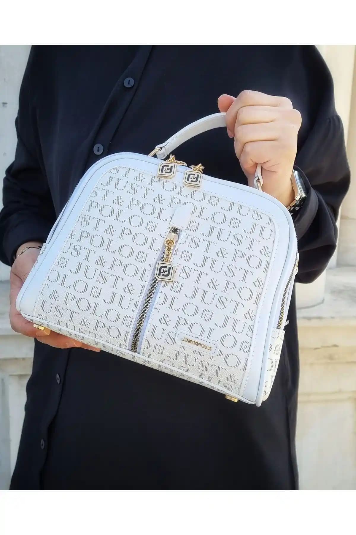 Just Polo Kadın Beyaz 4 Bölmeli El ve Omuz Çantası Şıklık ve İşlevselliğin Birleşimi