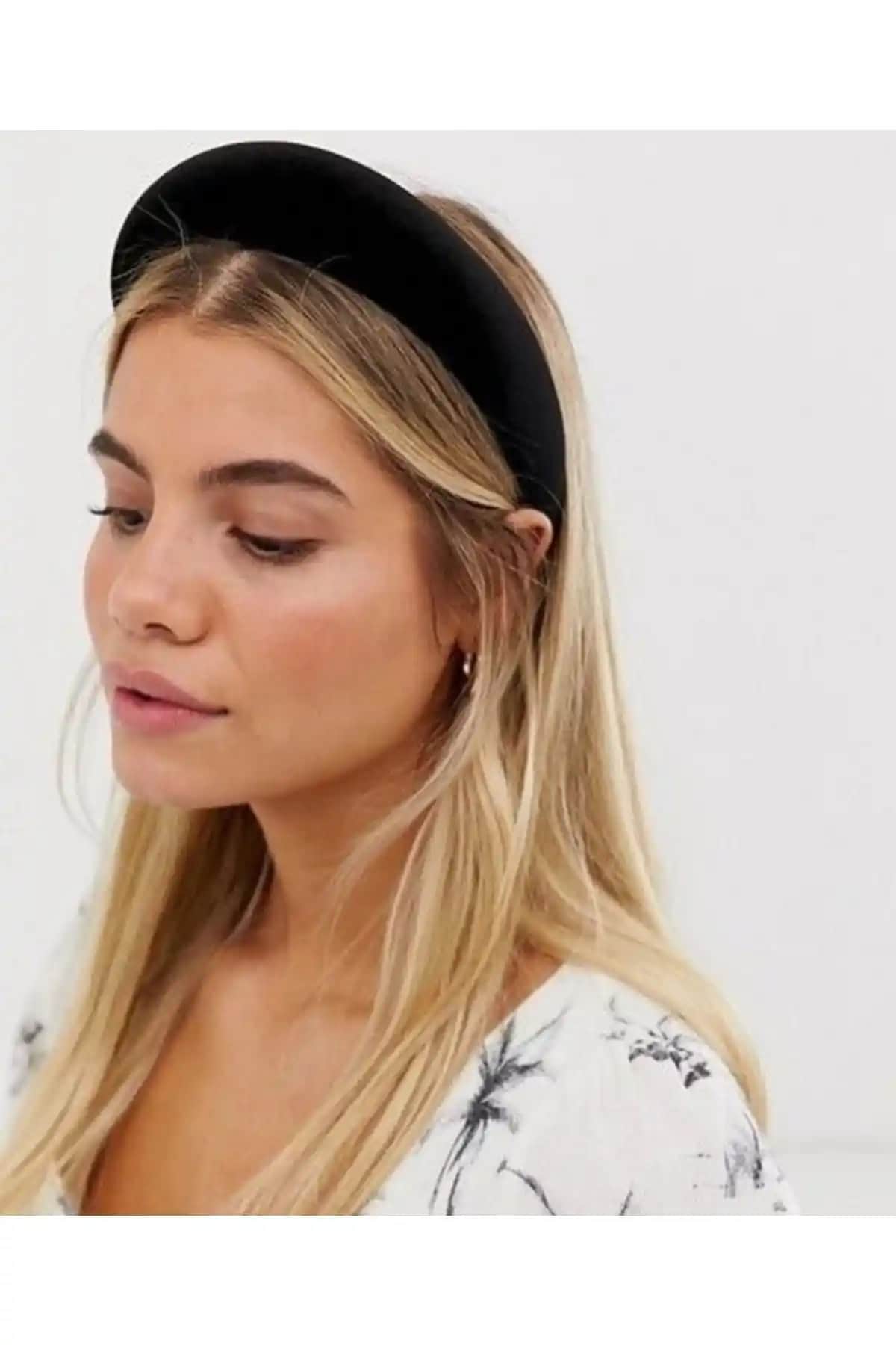 Kadifenin Şıklığı ve Konforunu Sunan Zeynep Tac Tasarımı Hakkında Bilgiler