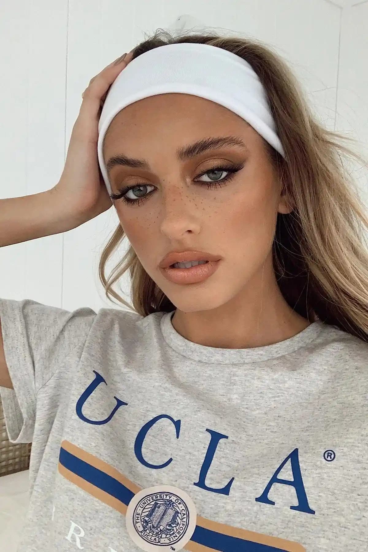 Kadın Beyaz Esnek Pamuklu Saç Bandı - Konfor ve Şıklık Sunan Aksesuar