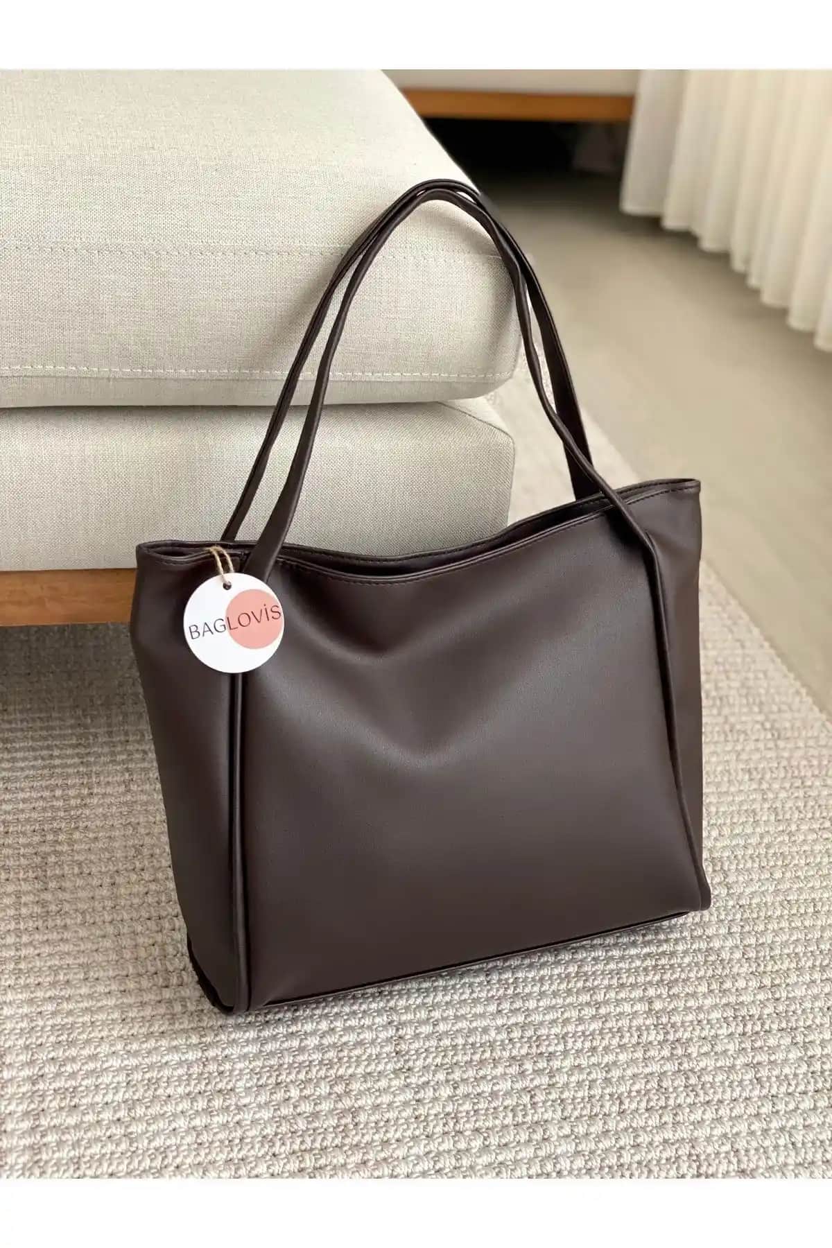 Kadın Çantası Karşılaştırması: BAGLOVİS ve Yuka Atelier Nou Modellerinin Özellikleri