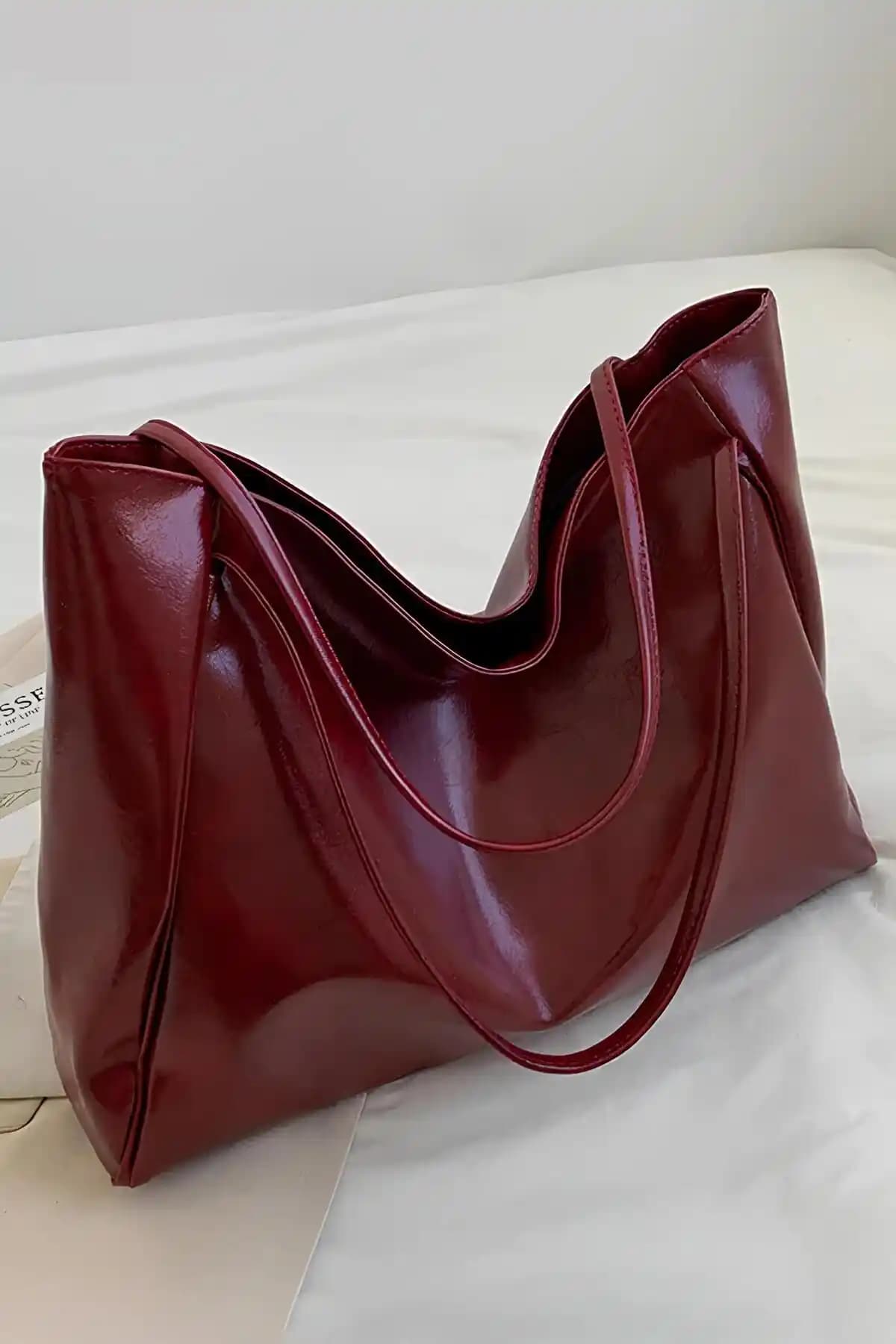 Kadın Çantası Karşılaştırması: Bipanya ve Honey Bag Modellerinin Özellikleri ve Kullanım İpuçları