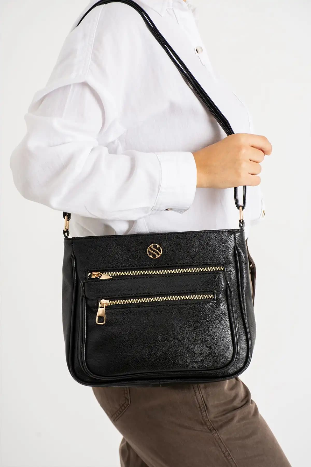 Kadın Çantası Karşılaştırması: ByClodyBags ve Sanmorris Modellerinin Özellikleri 2