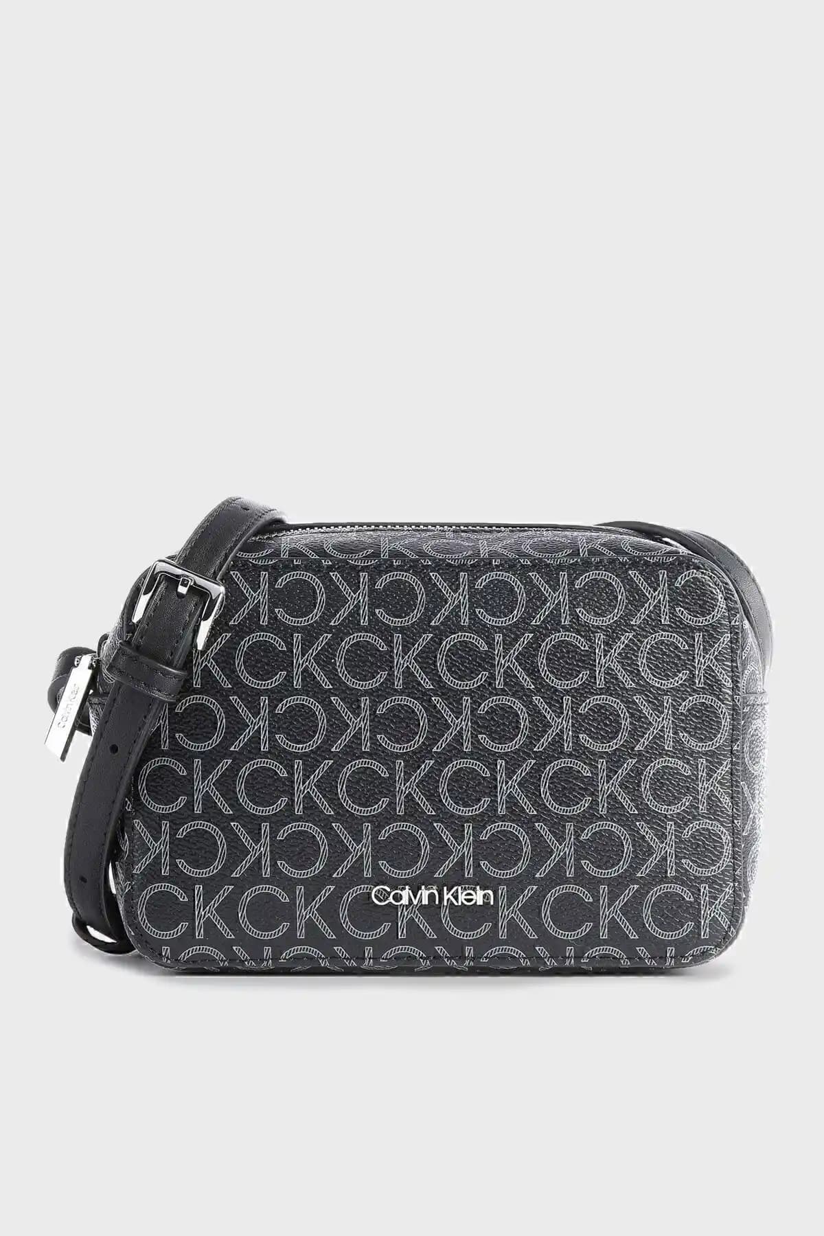 Kadın Çantası Karşılaştırması: Calvin Klein ve Guess Giully Modellerinin Özellikleri ve Kullanım Alanları