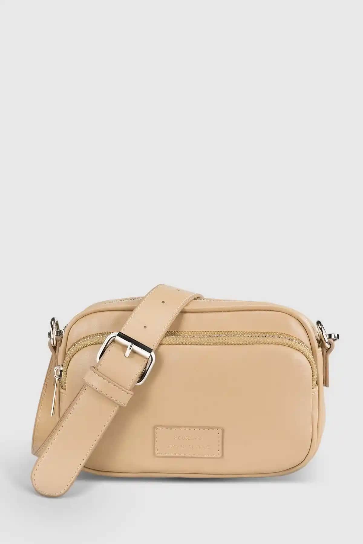 Kadın Çantası Karşılaştırması: Çok Cepli ve Timsah Derisi Görünümlü Modeller