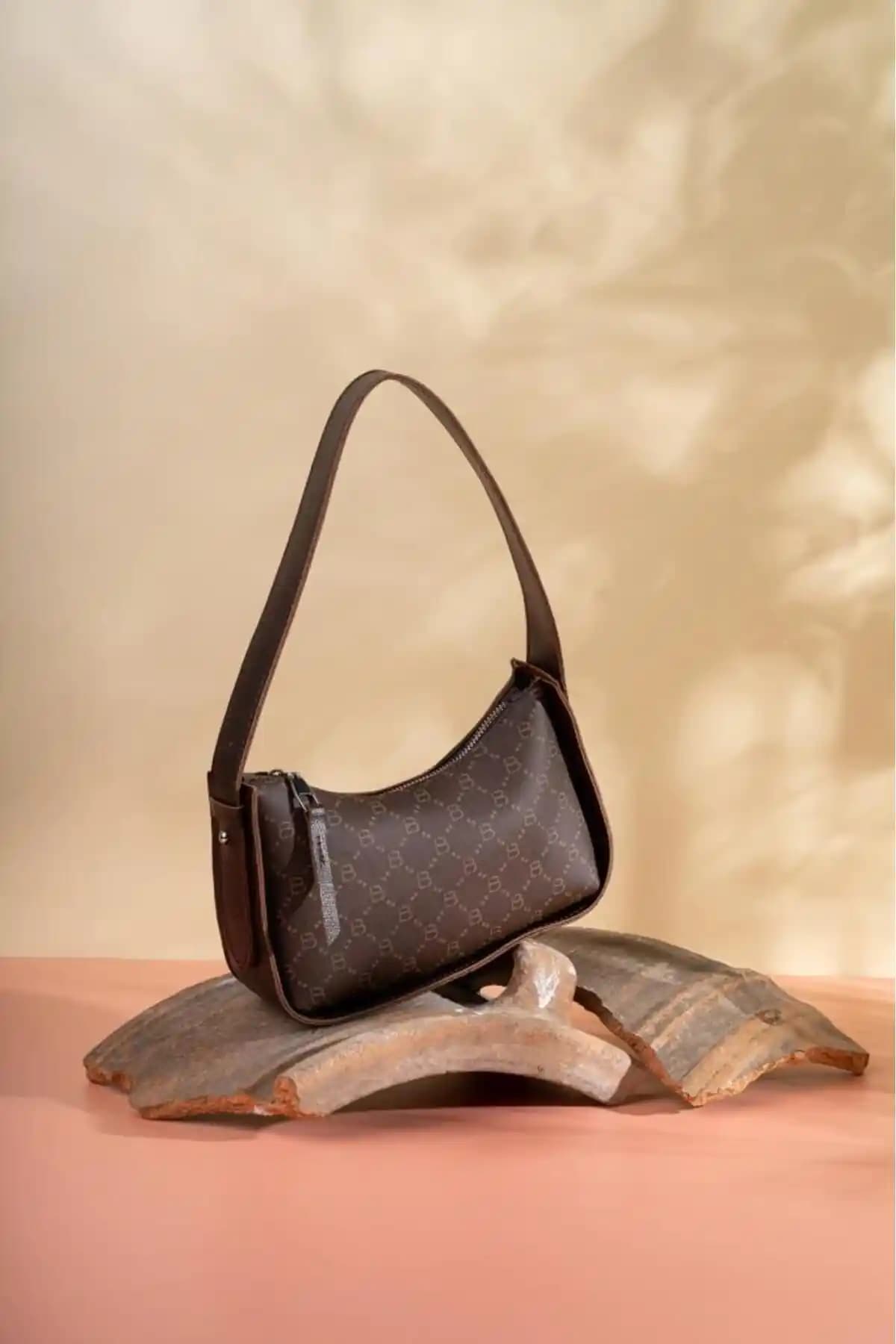 Kadın Çantası Karşılaştırması: Lucky Bees ve macharelbasic Modelleri