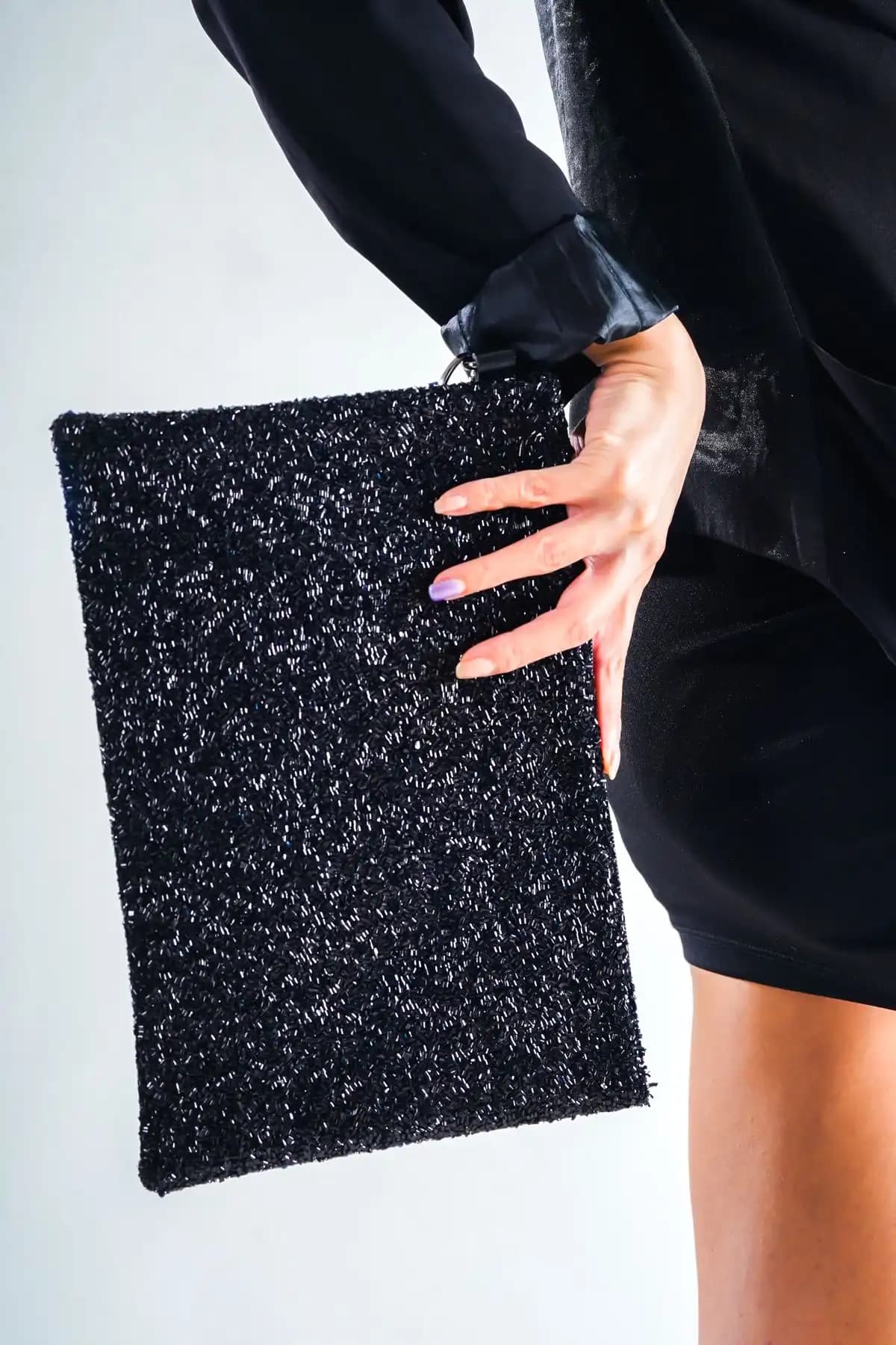 Kadın Çantası Karşılaştırması: Şık Portföy ve Clutch Çanta Seçenekleri 1