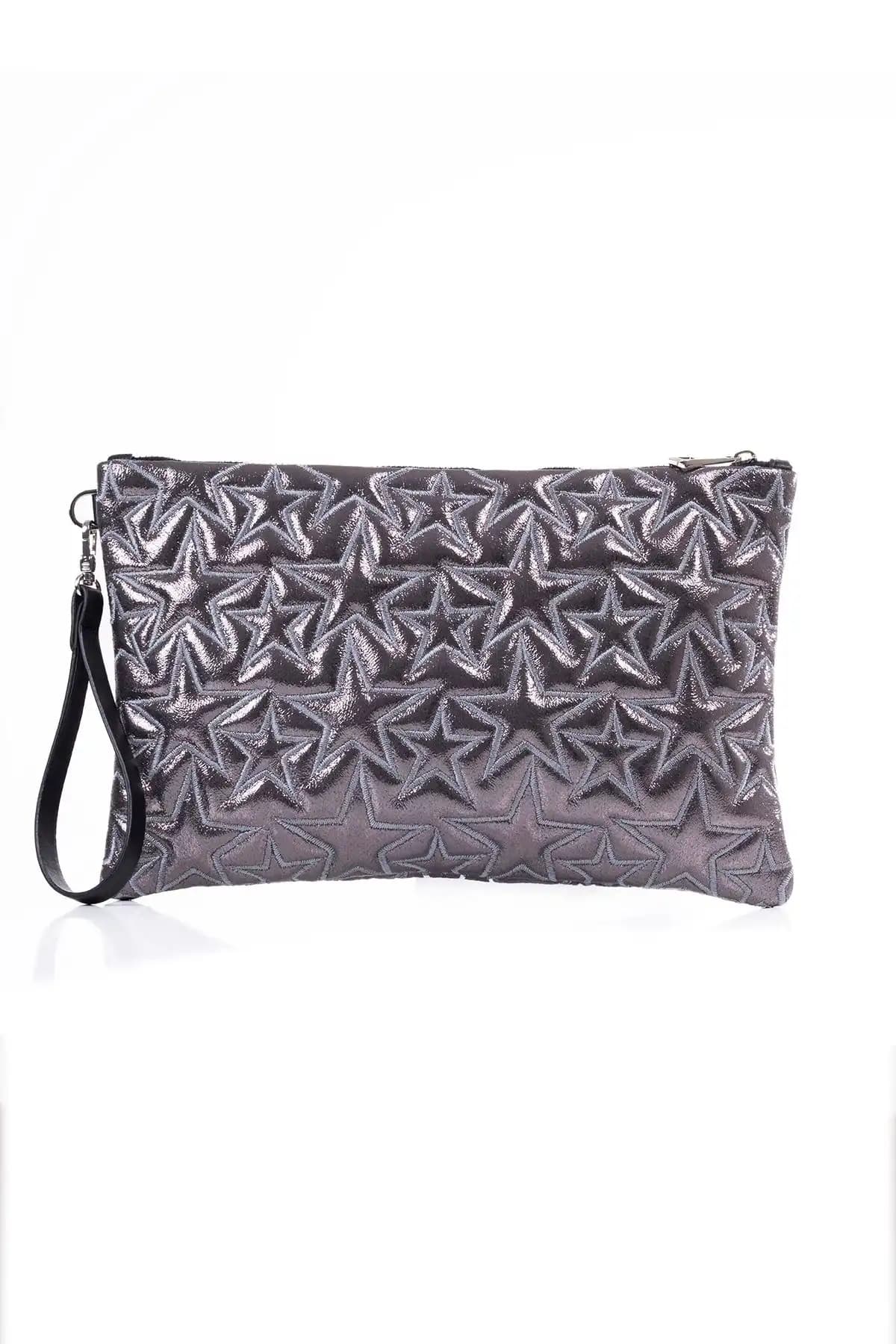 Kadın Çantası Karşılaştırması: Şık Portföy ve Clutch Çanta Seçenekleri 2
