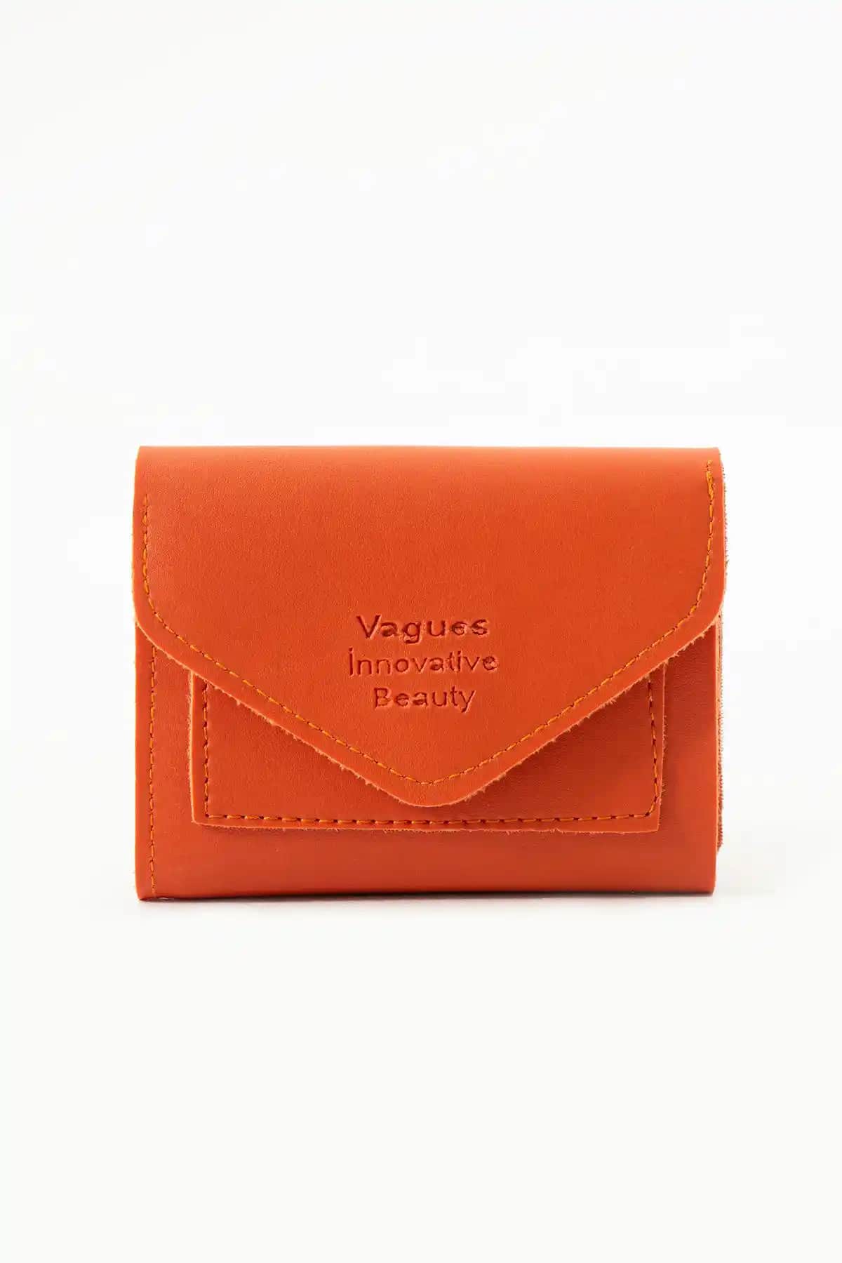 Kadın Cüzdanları Karşılaştırması: Gold Kapama ve Nakış Desenli Modellerin Özellikleri