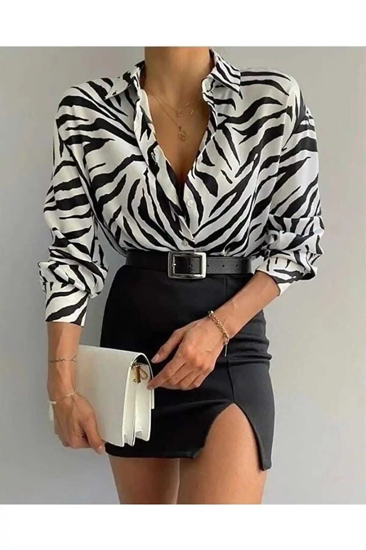 Kadın Gümüş Tokalı Dikdörtgen Kemer: Şıklık ve Dayanıklılığı Bir Arada Sunar