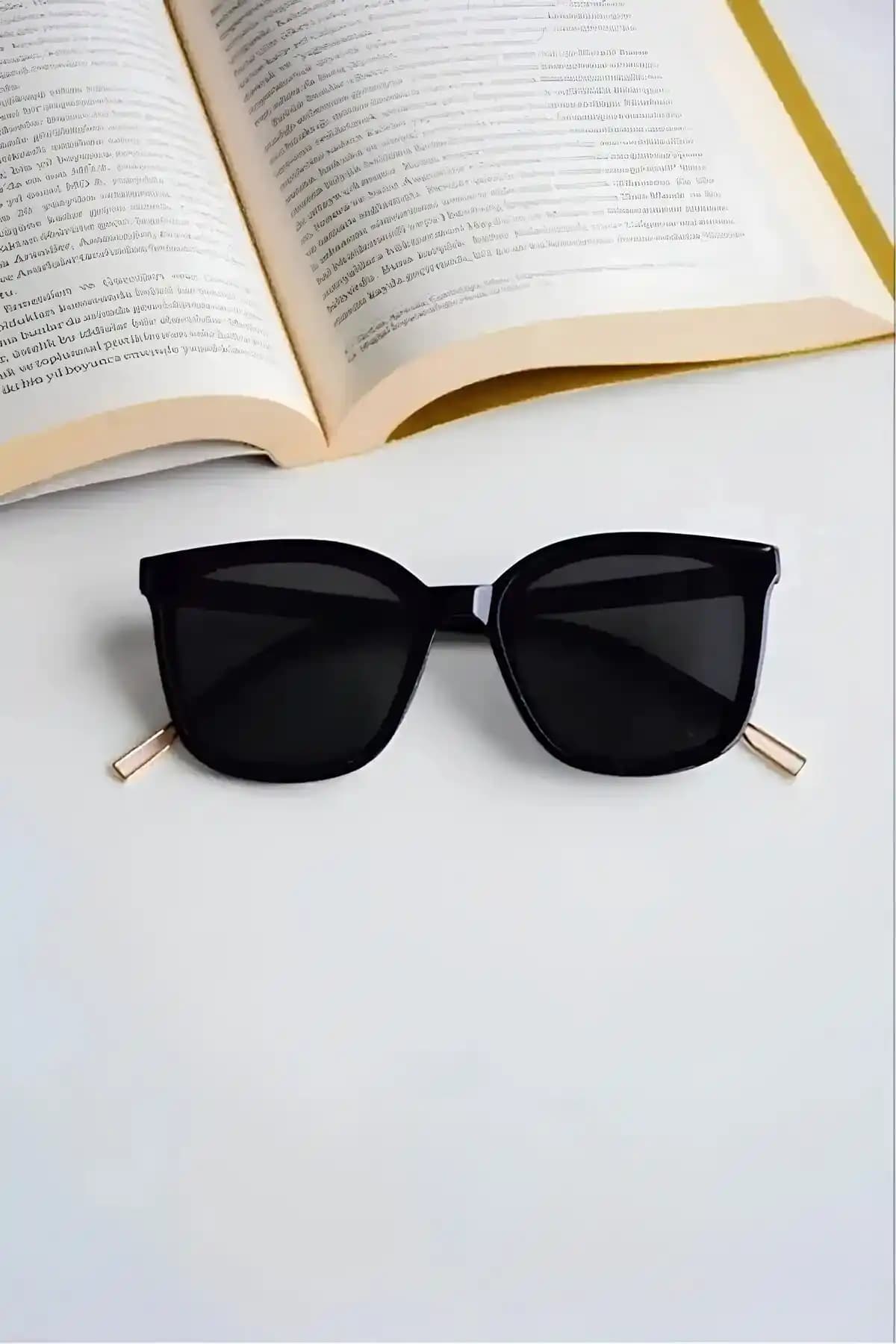 Kadın Güneş Gözlüğü Karşılaştırması: MACERATİ ve Modalucci HARBY Modellerinin Özellikleri