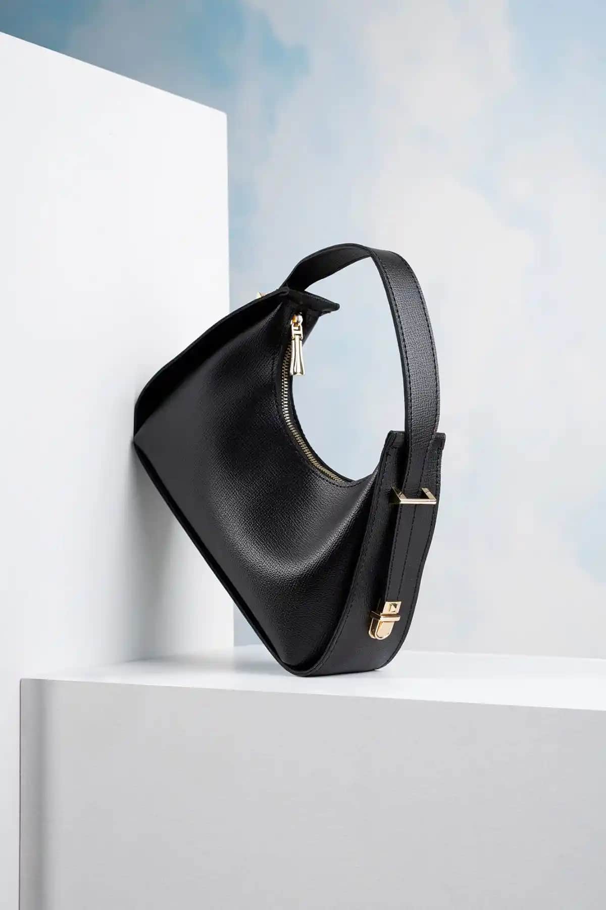 Kadın Günlük Çanta Karşılaştırması: Lucky Bees ve Mybag Modelleri Analizi