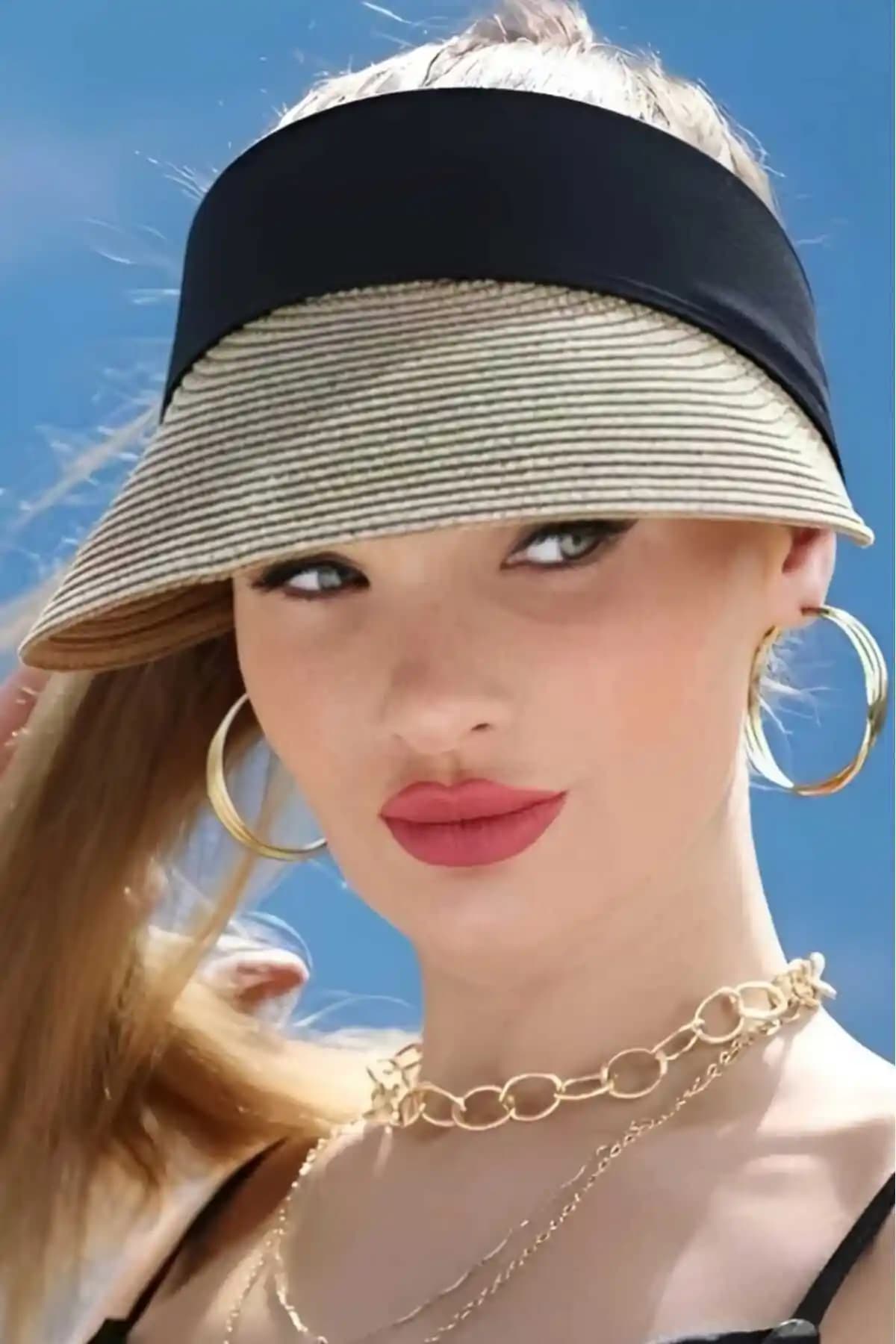 Kadın Hasır Vizör Şapka Güneşten Koruma ve Şıklık Sunan Yaz Aksesuarı