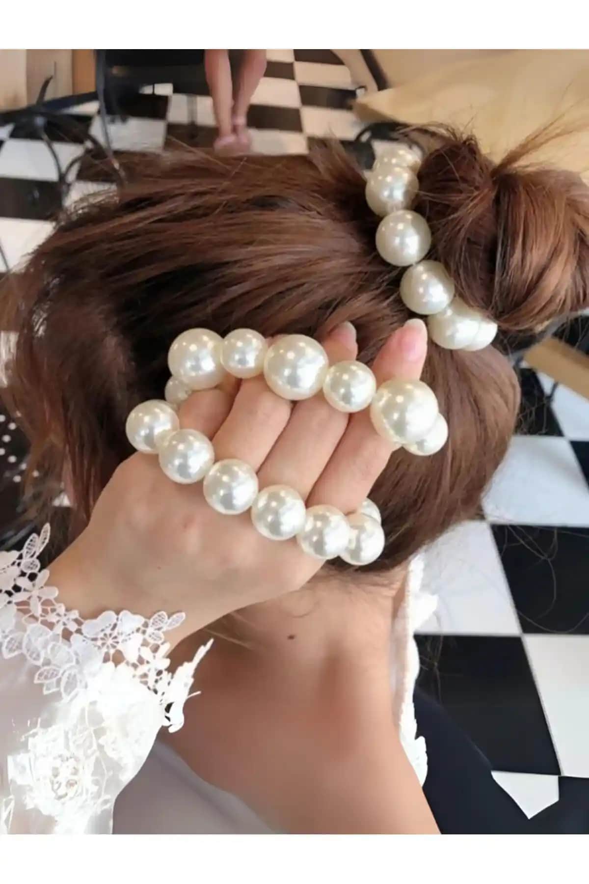 Kadın İnci Tokalar Karşılaştırması: Lastikli ve Mandal Modellerinin Özellikleri