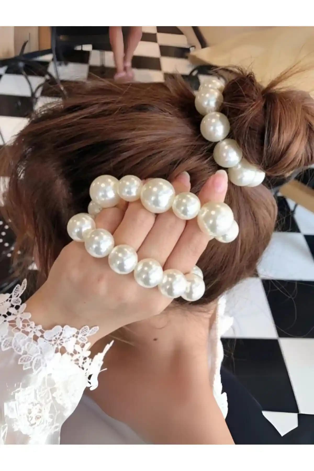 Kadın İnci Tokalar Karşılaştırması: Lastikli ve Mandal Modellerinin Özellikleri