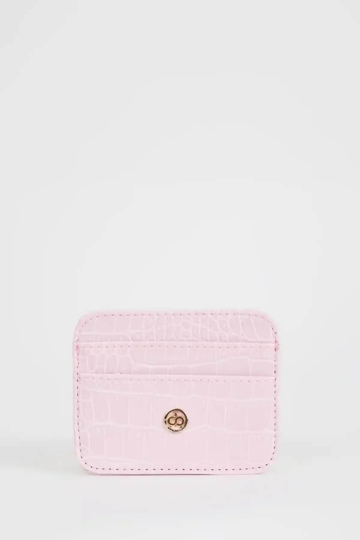 Kadın Kartlık Modelleri Karşılaştırması: Suni Deri ve Vegan Seçenekler