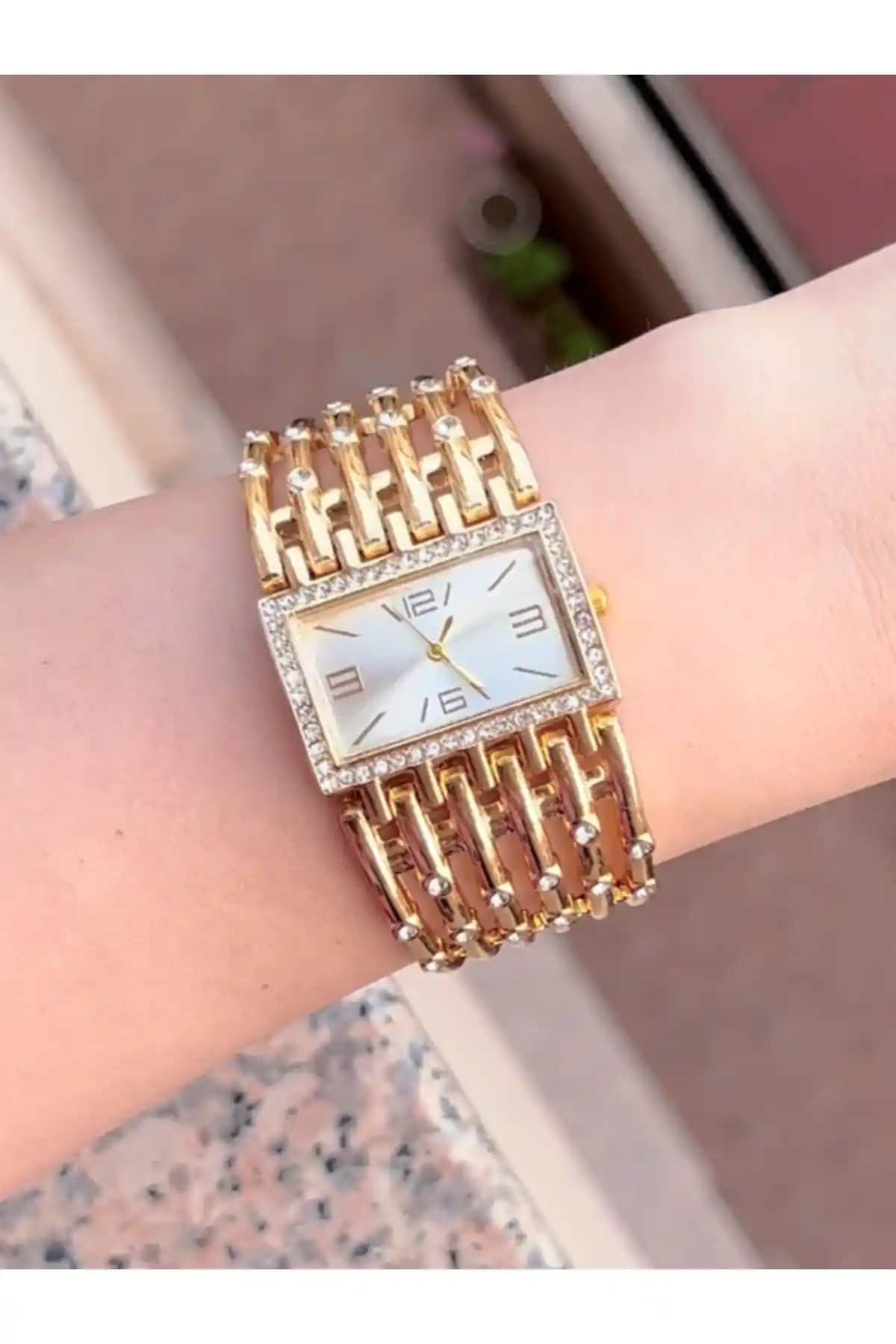 Kadın Kol Saati Karşılaştırması: CLUPPOLOON ve Michael Knight Modelleri