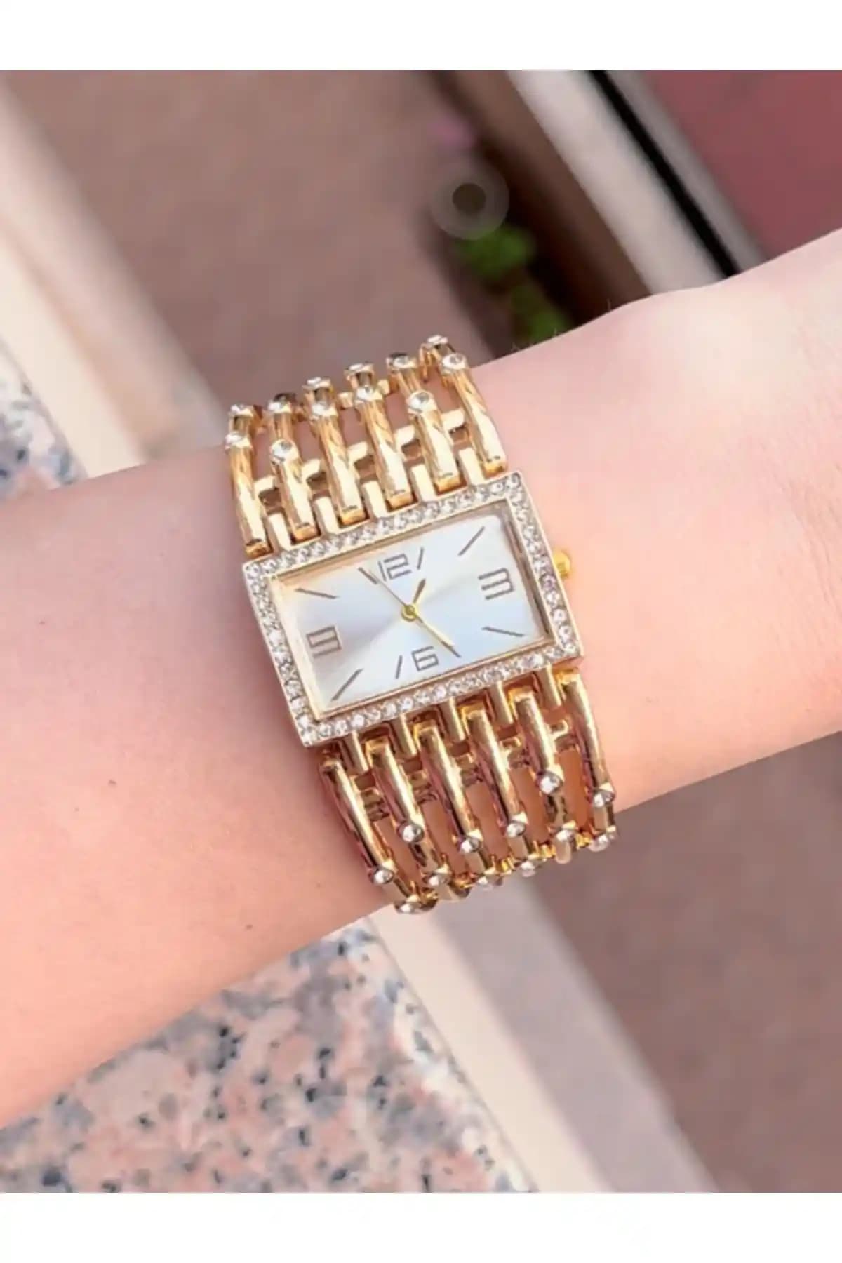 Kadın Kol Saati Karşılaştırması: CLUPPOLOON ve Michael Knight Modelleri