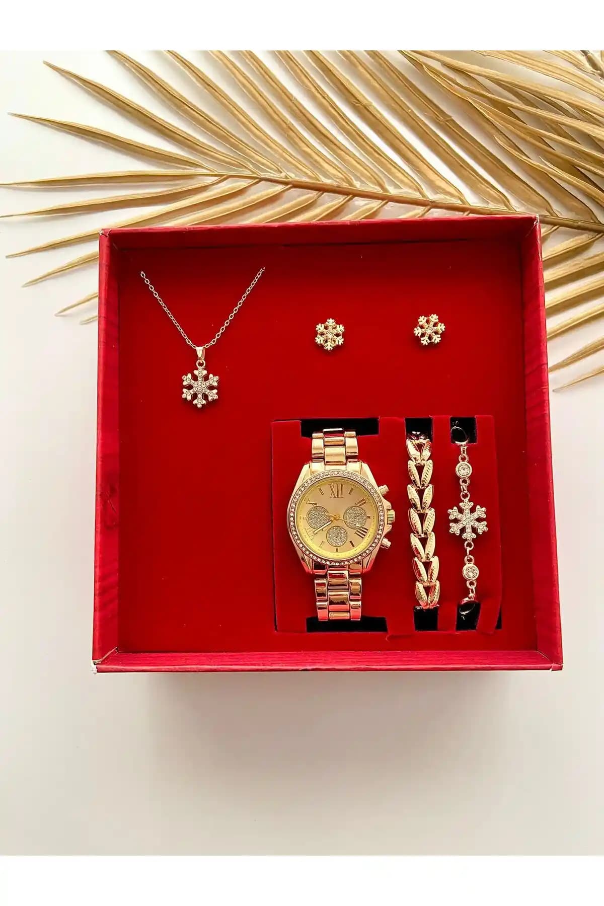Kadın Kol Saati ve Aksesuar Setleri Karşılaştırması: Tasarım, Özellikler ve Fiyat Analizi