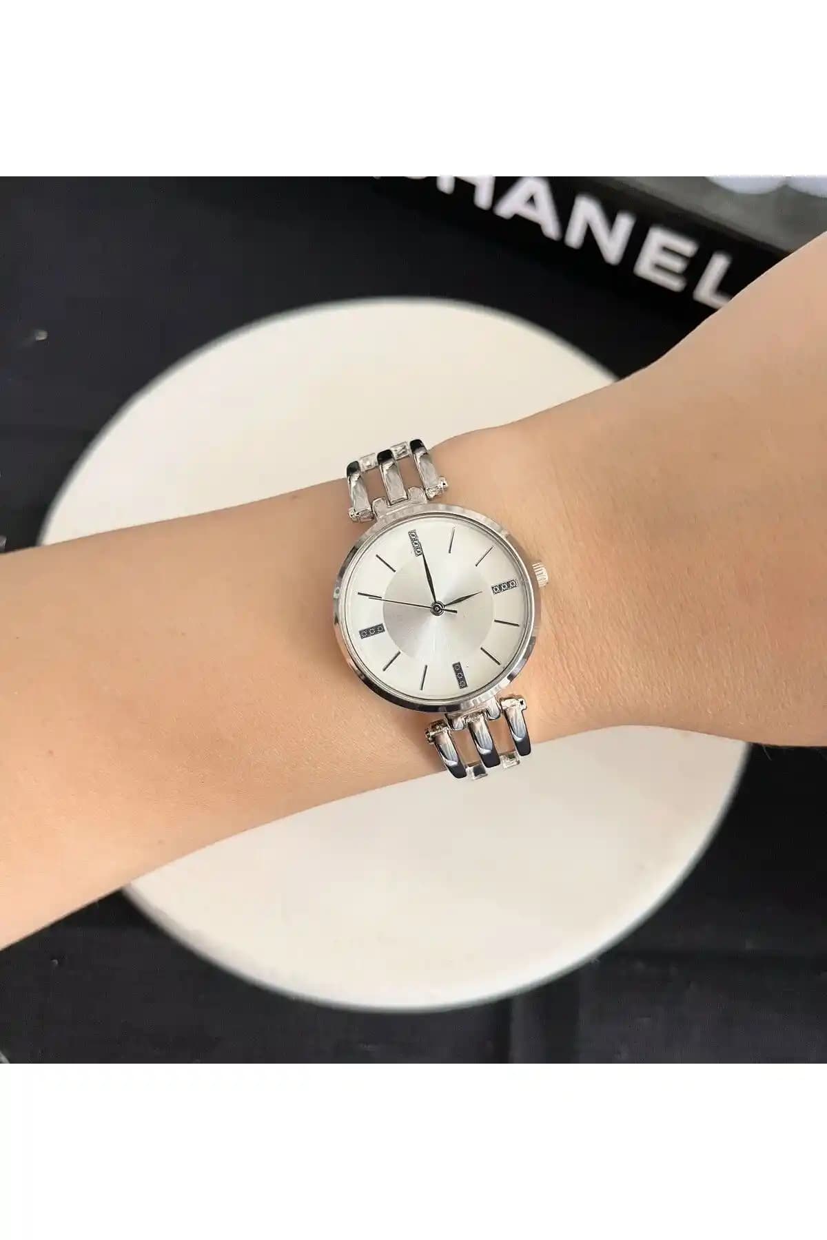 Kadın Modası İçin Modern ve Dayanıklı Kadın Kol Saati Seçenekleri