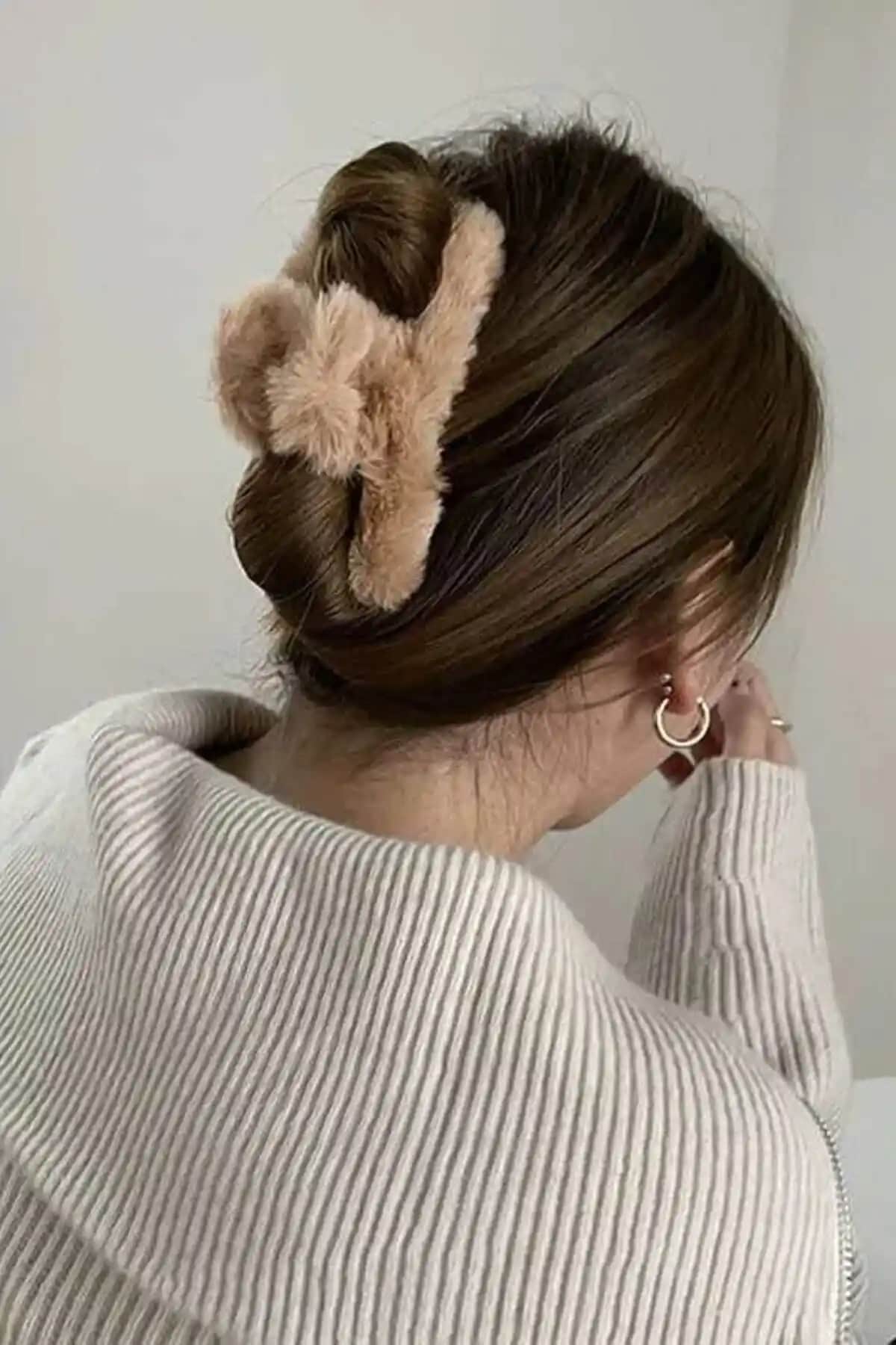 Kadın Peluş Aksesuarları Karşılaştırması: Şıklık ve Konfor Bir Arada