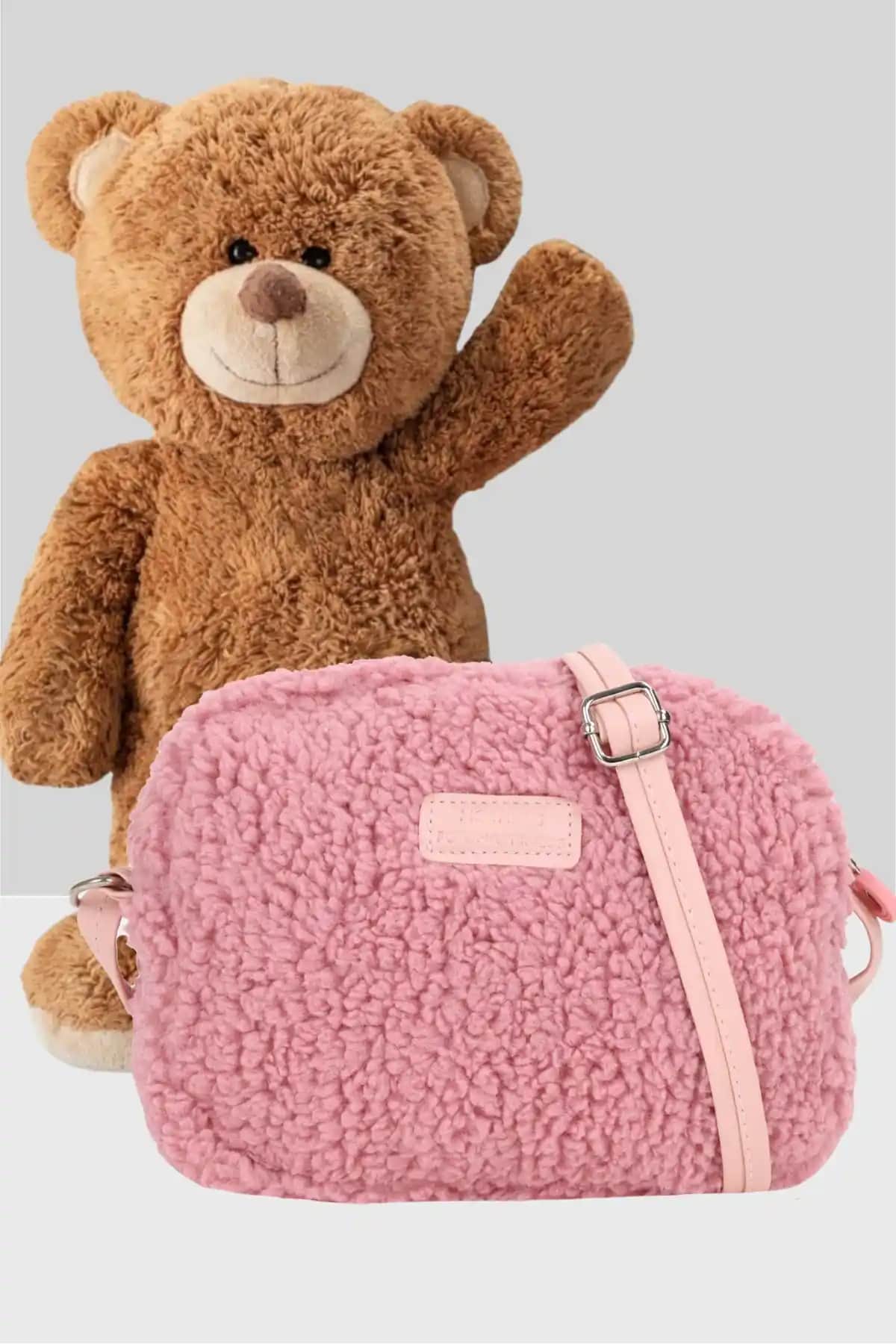 Kadın Pudra Çanta Modelleri Karşılaştırması: Şık ve Kullanışlı Peluş Çantalar