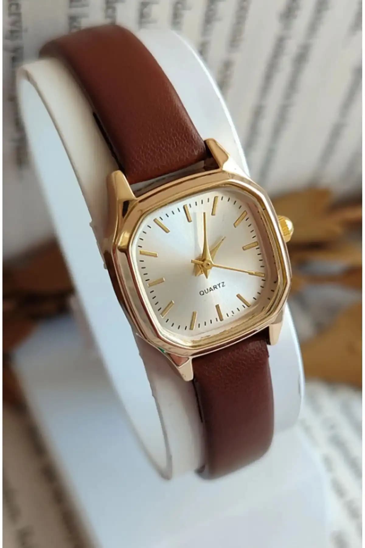 Kadın Vintage ve Minimal Tasarımlı Kahverengi Saatlerin Karşılaştırması 2