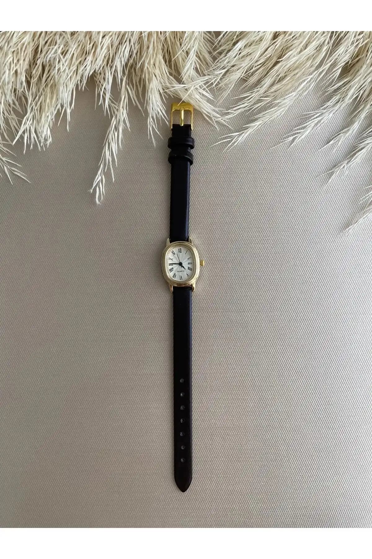 Kadın Vintage ve Minimalist Tasarımlı Kol Saatleri Karşılaştırması 1