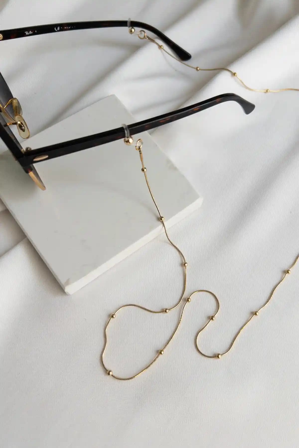 Kadınlar İçin Gözlük Zinciri Karşılaştırması Karflake ve NİMBO Ürünleri