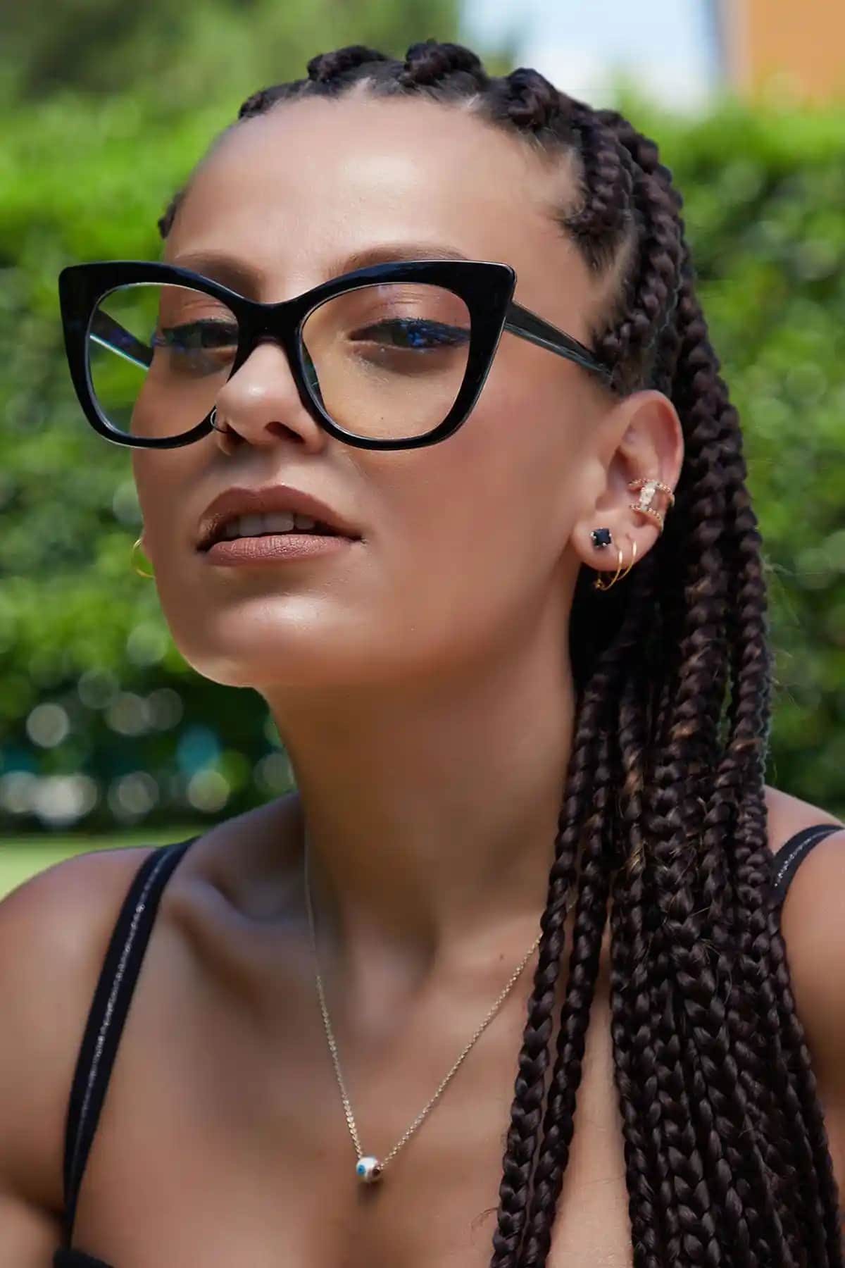 Kadınlar İçin Mavi Işık Koruyucu Şık ve Sürdürülebilir Gözlük Modeli