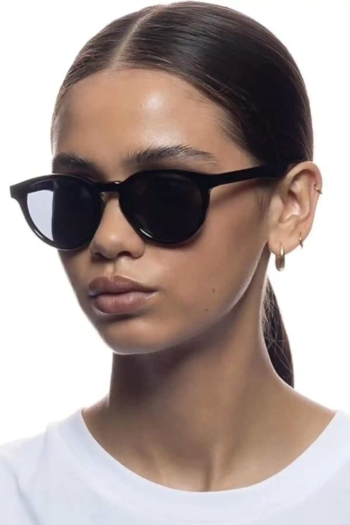 Kadınlar İçin Modern Siyah Yuvarlak Güneş Gözlüğü - UV400 Koruma ve Şıklık