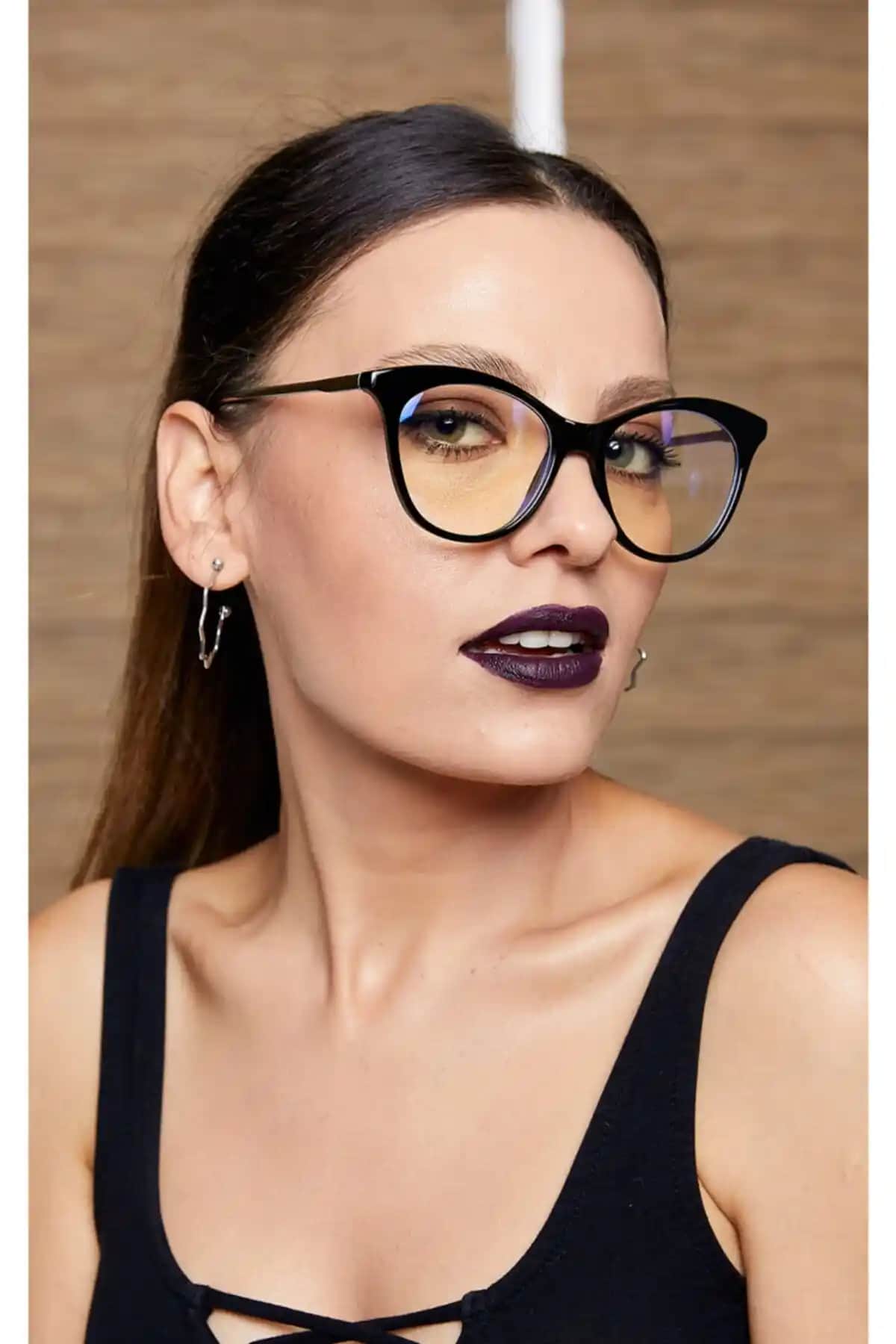 Kadınlar İçin Modern ve Fonksiyonel Mavi Işık Koruyucu Gözlükleri