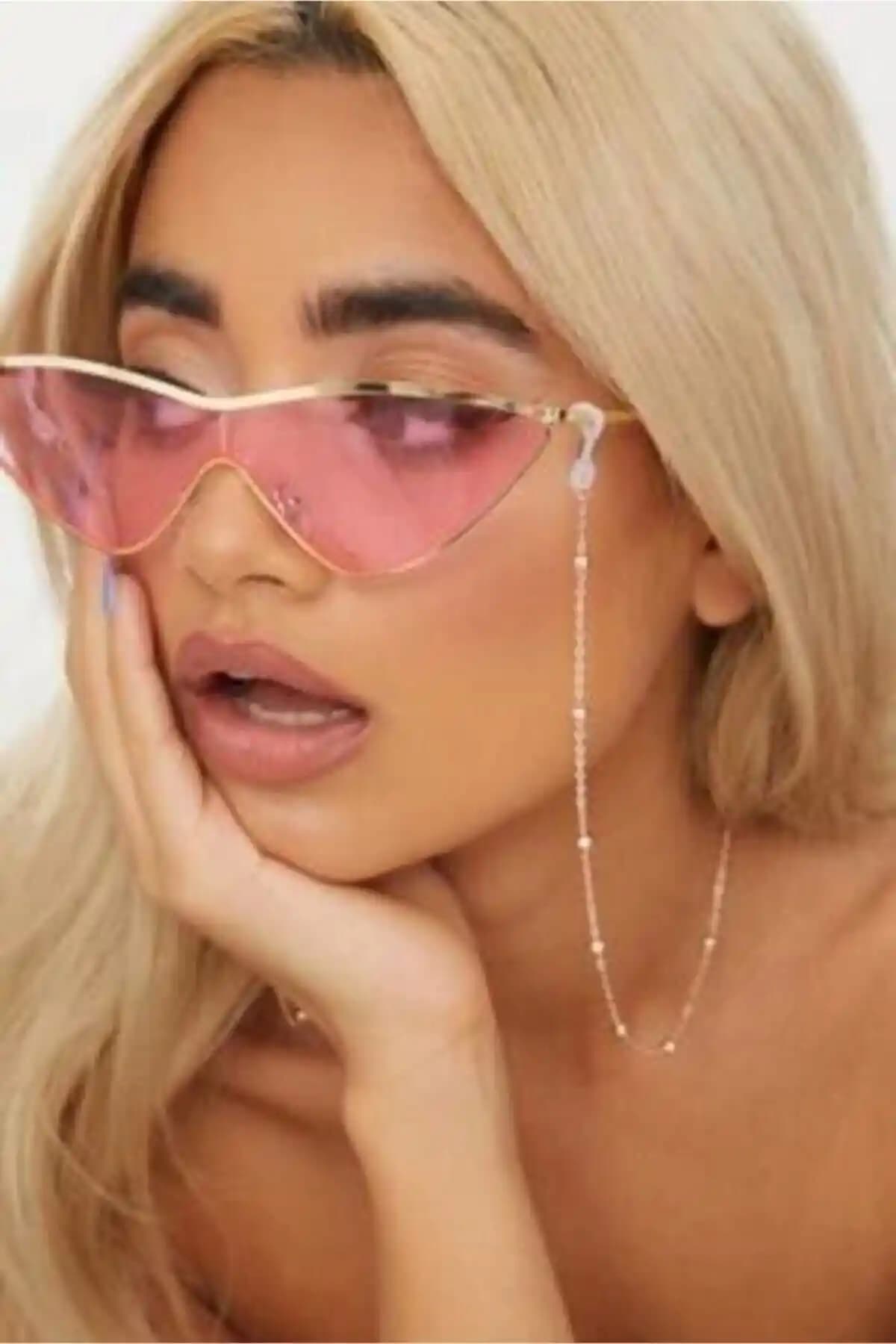 Kadınlar İçin Şık ve Hafif Pembe Gözlük Zinciri - Günlük Kullanım İçin Uygun
