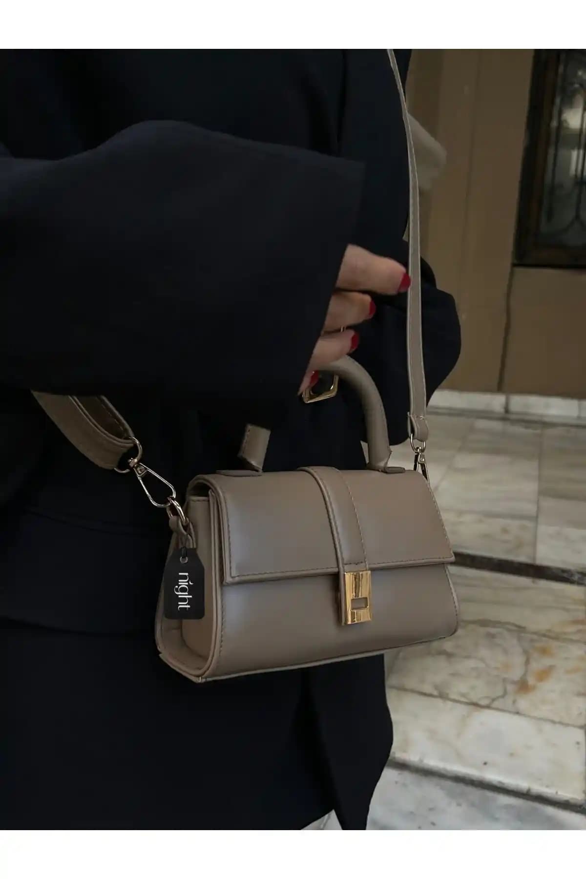 Kadınlar için şık ve kullanışlı koyu vizon el ve omuz çantası - dayanıklı suni deri tasarım