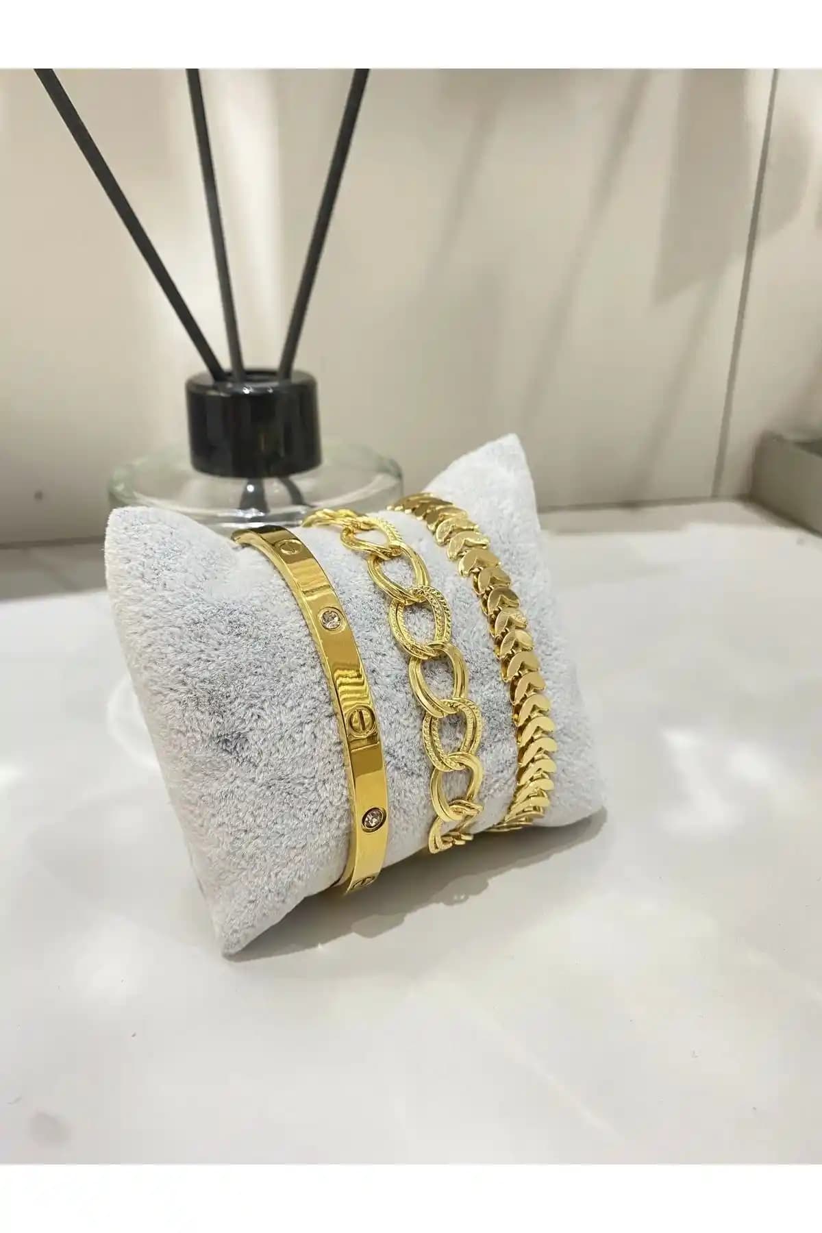 Kadınlar İçin Taşlı Kelepçe ve Zincir Bileklik Seti Şık ve Dayanıklı Tasarım