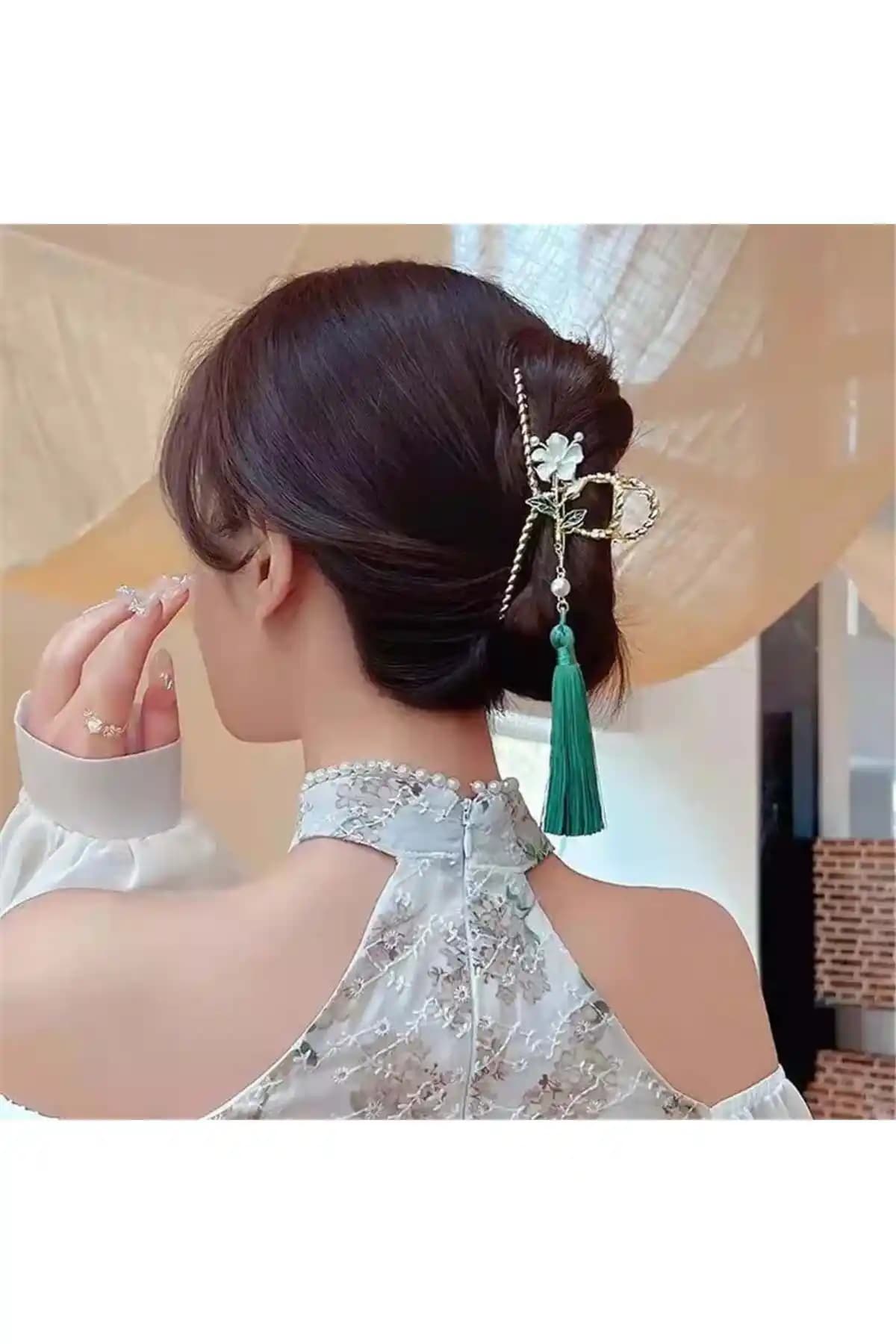 Kadınlar İçin Yeşil Püsküllü Kristal Taş Mandal Toka Şıklık ve Dayanıklılık Sunar