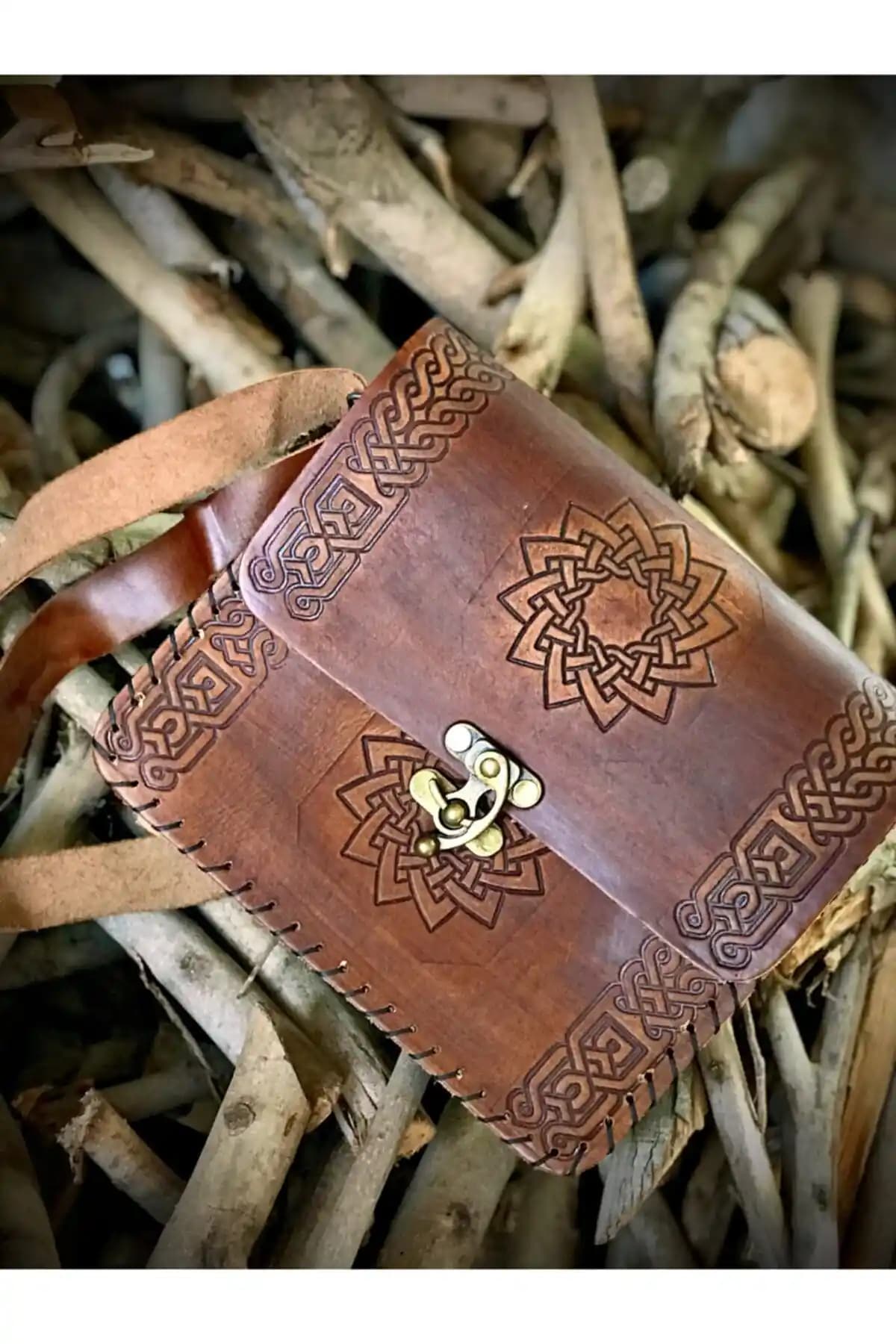 Kadınlar İçin Zarif Hakiki Deri Kahverengi Çanta Günlük Şıklık ve Fonksiyonellik Sunar