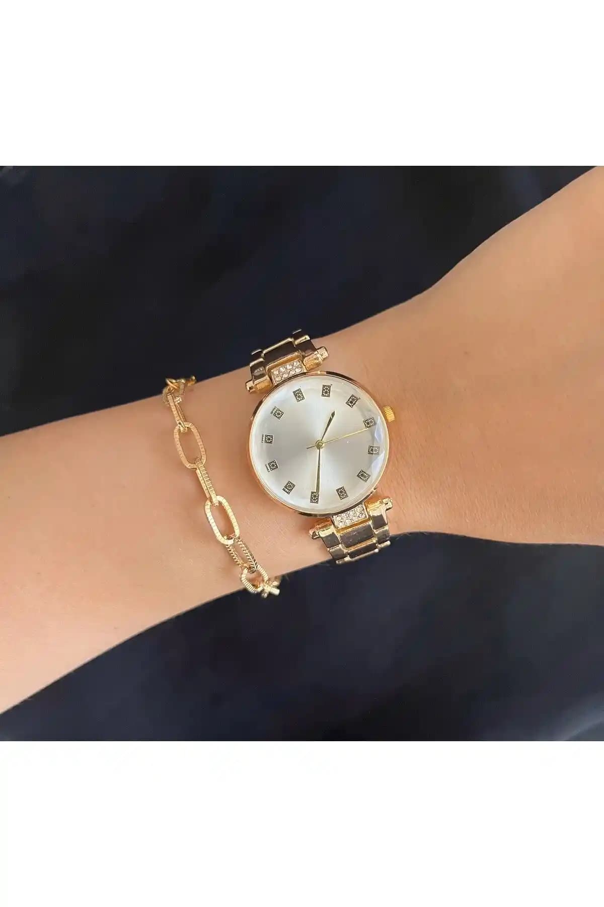 Karşılaştırmalı Analiz: CLUPPOLOON Metal ve Forentina Altın Kap Kol Saatleri