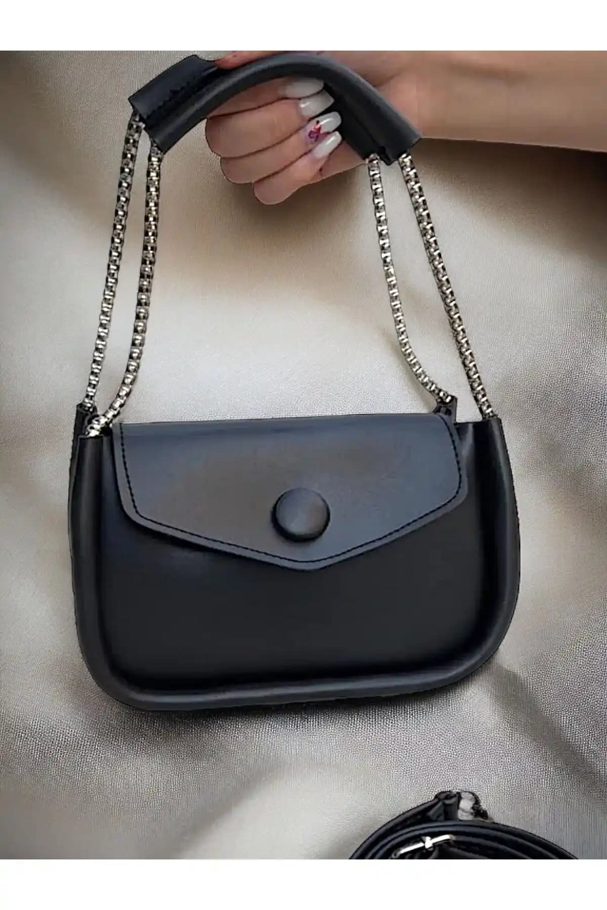 Katusa Siyah Zincirli Baget Çanta: Modern ve Şık Tasarımıyla Günlük Kullanım İçin Uygun