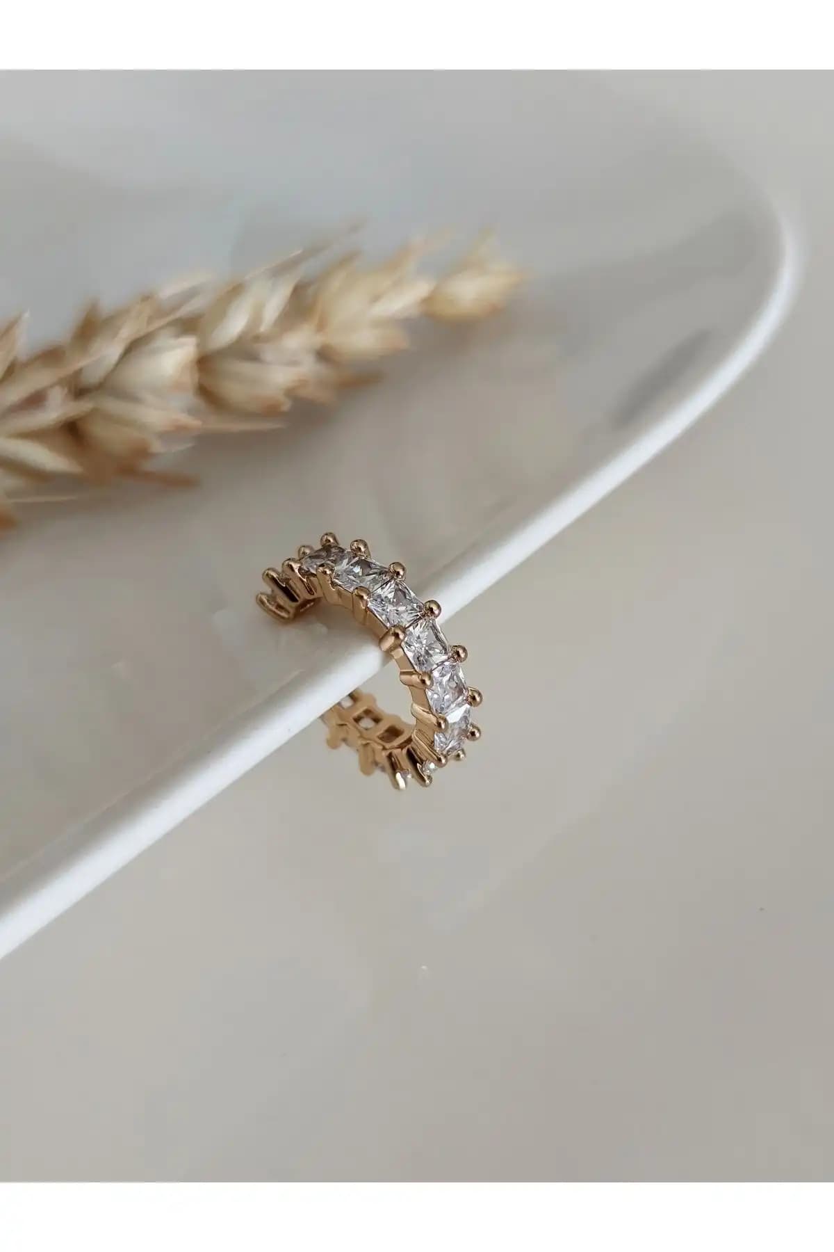 Kıkırdak Küpe Modelleri Karşılaştırması: Gold Baget Zirkon ve Şeffaf Baget Earcuff 1