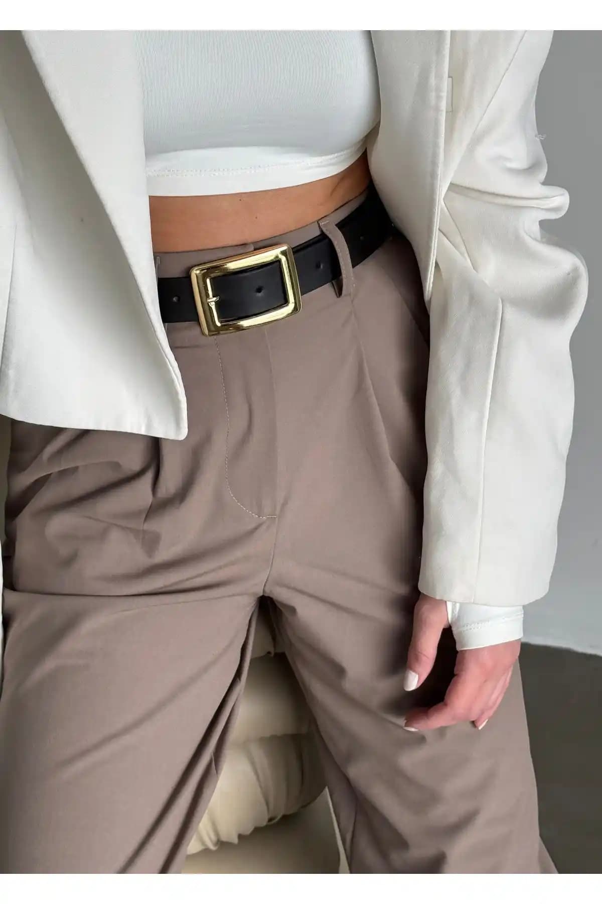 KİLİGİSTANBUL Langdon Kadın Siyah Dikdörtgen Tokalı Kemer Günlük ve Şık Kullanım İçin