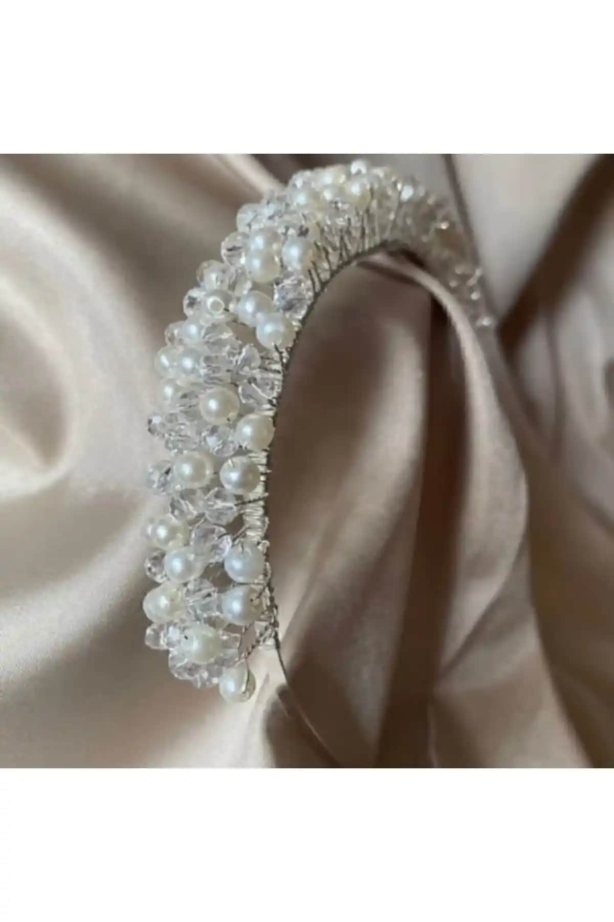 Kına ve Düğün Geceleri İçin En İyi Gelin Tacı Seçenekleri ve Karşılaştırması