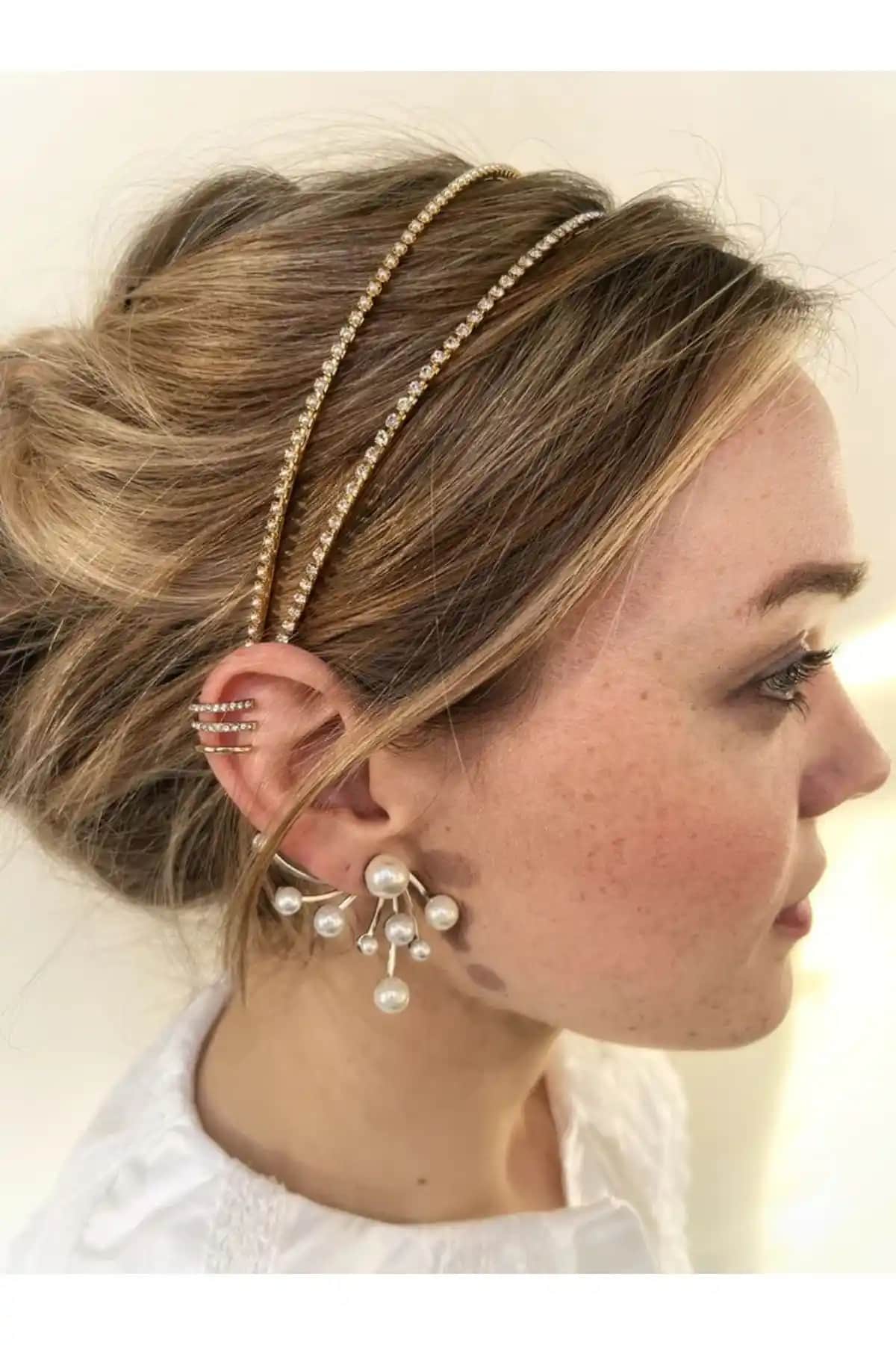 Kına ve Gelin Aksesuarları Karşılaştırması: Zirkon Taç ve Mekik Taşlı Tacın Özellikleri