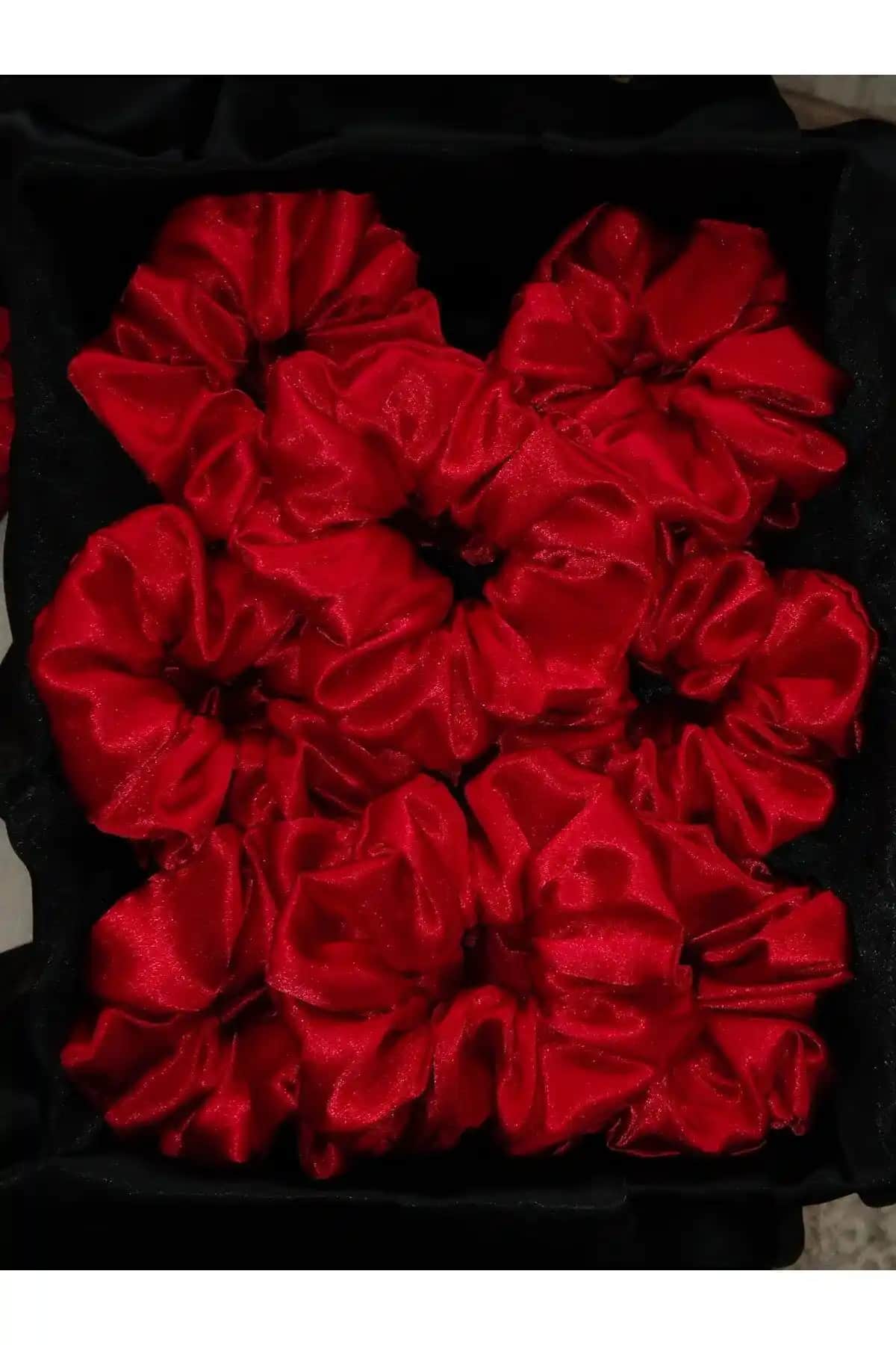 Kınacıkız 50'li Saten Toka Kına Seti Şıklık ve Zarafetin Birleşimi